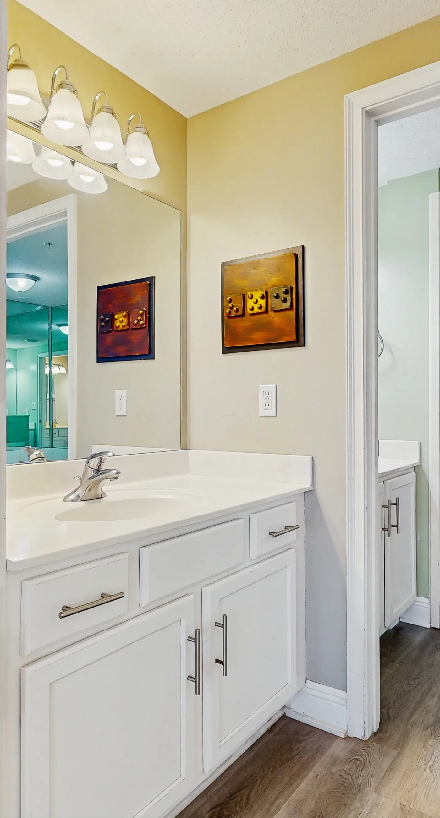 Picturesque Gulf-Front Condo Steps To Beach Gulfside Pool & Exercise Room