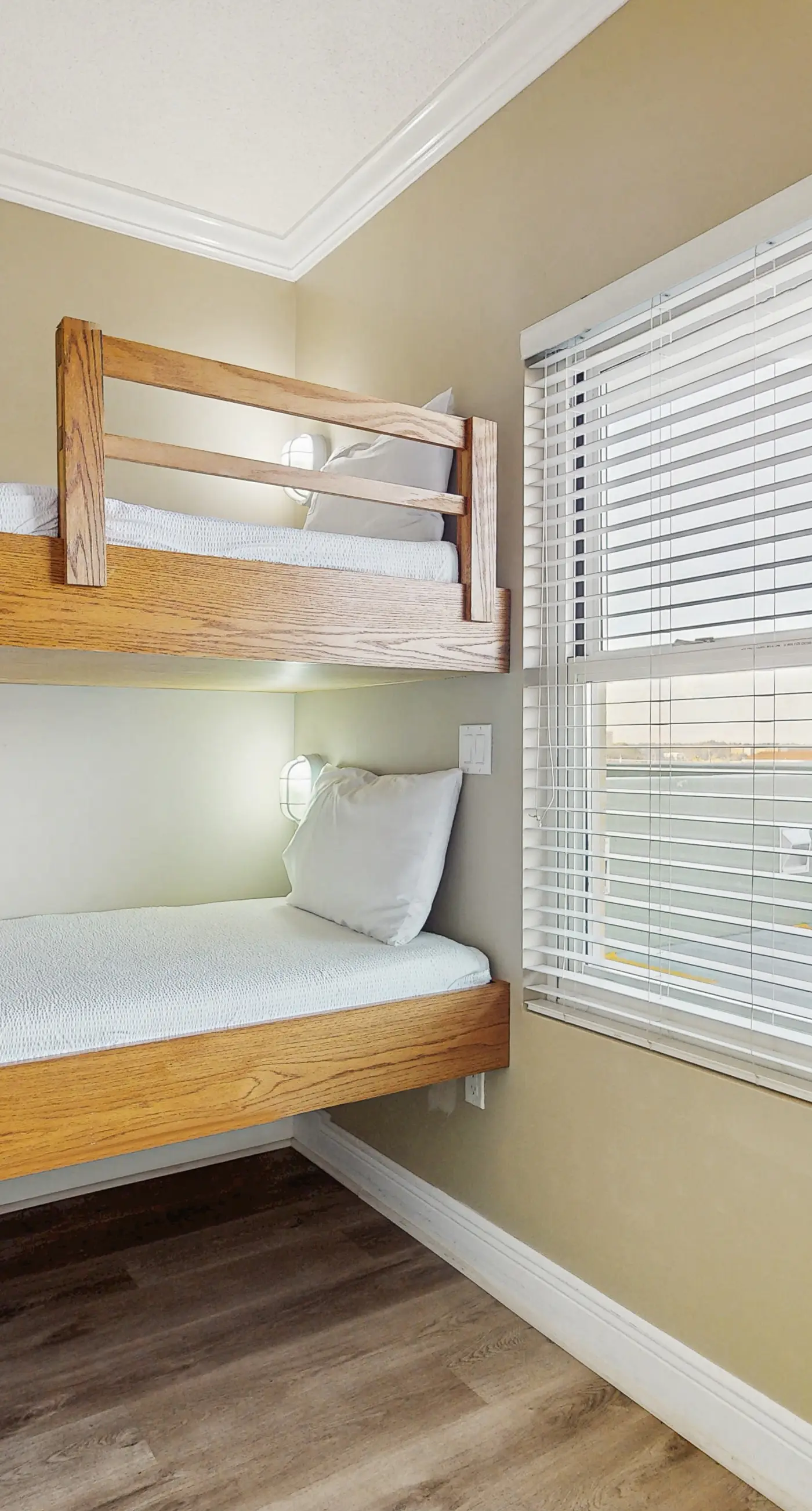 Picturesque Gulf-Front Condo Steps To Beach Gulfside Pool & Exercise Room