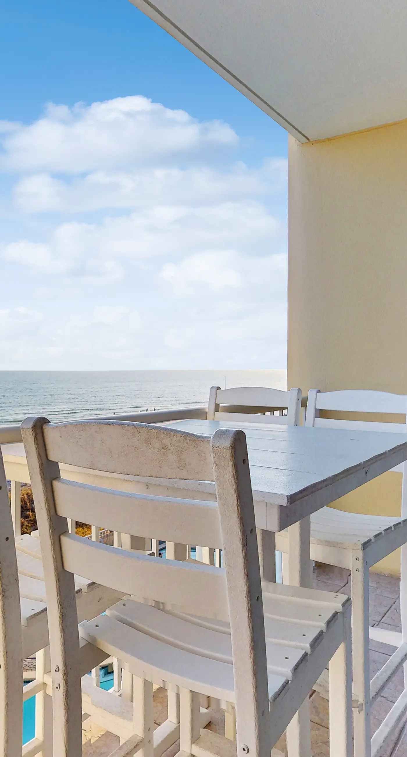 Picturesque Gulf-Front Condo Steps To Beach Gulfside Pool & Exercise Room