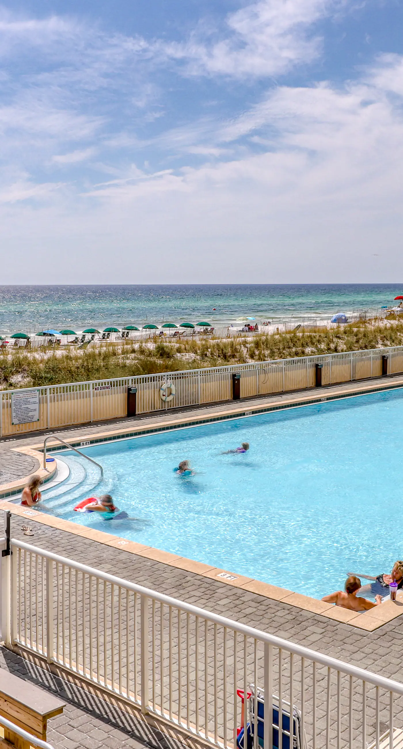 Picturesque Gulf-Front Condo Steps To Beach Gulfside Pool & Exercise Room