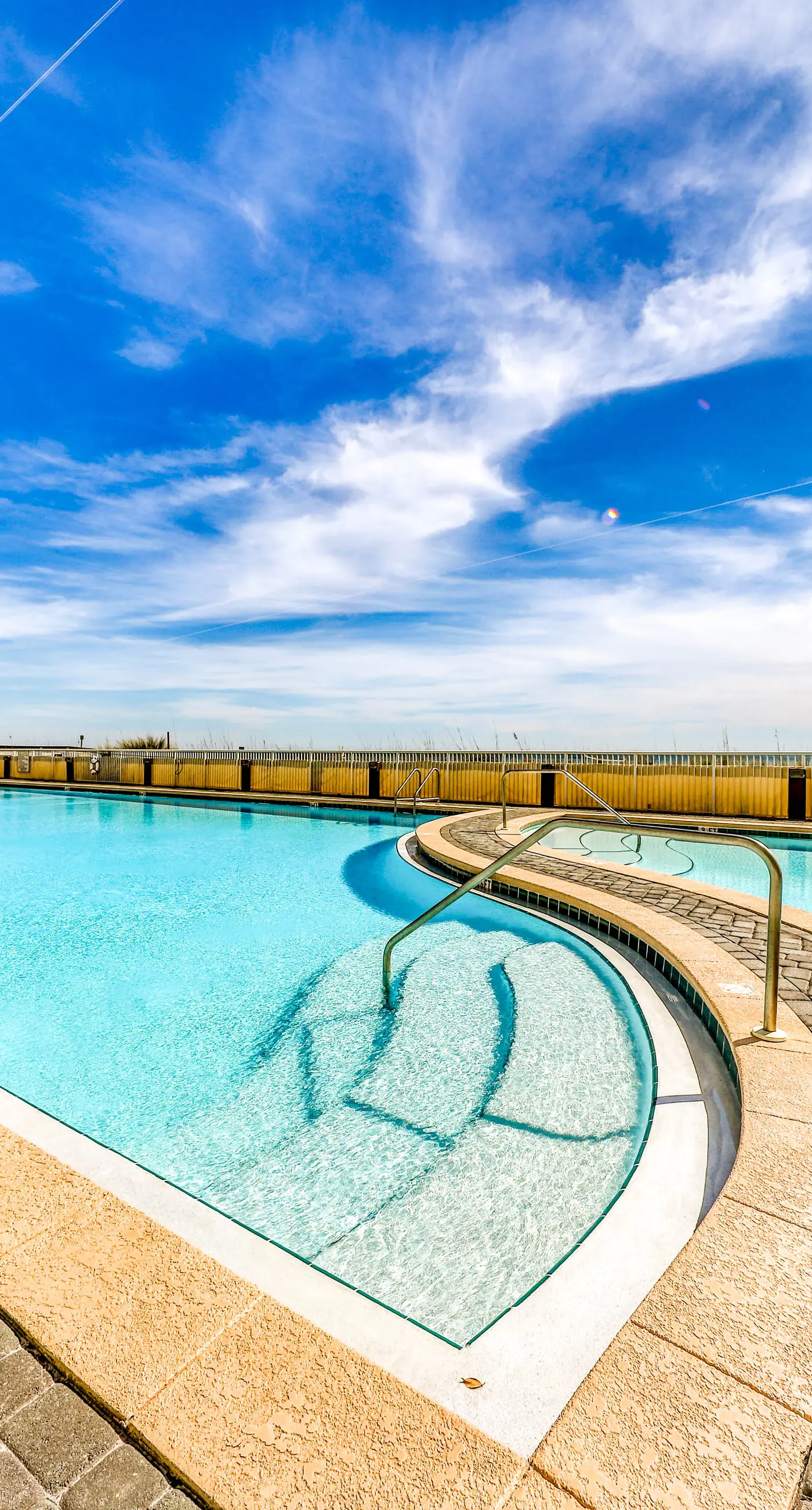 Picturesque Gulf-Front Condo Steps To Beach Gulfside Pool & Exercise Room