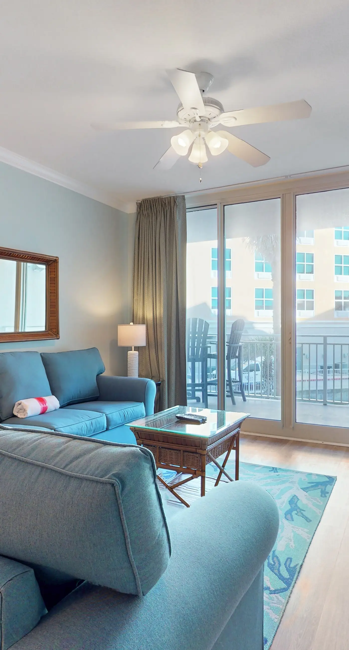Beachview Condo with full kitchen, shared pool and beach access