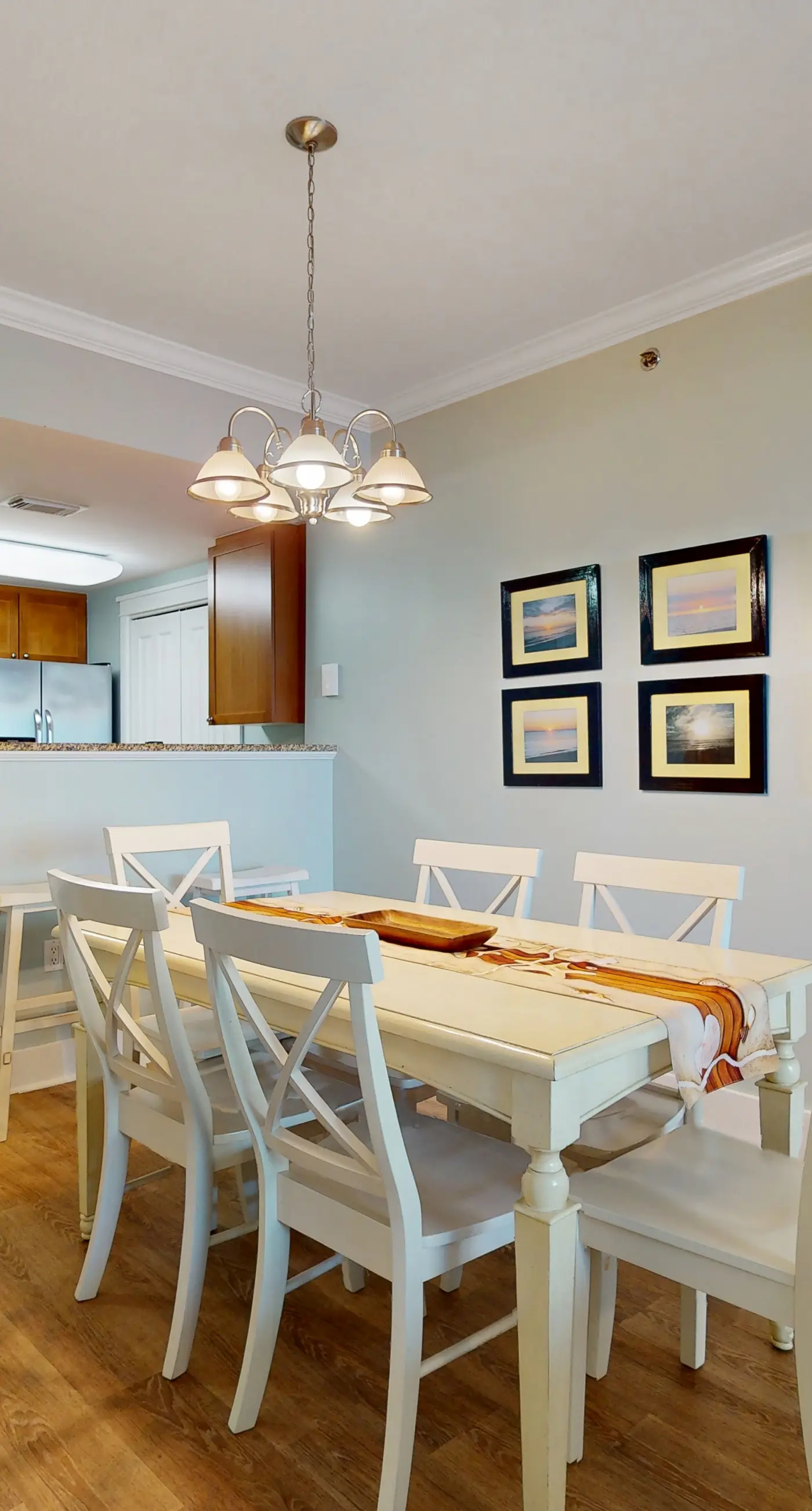 Beachview Condo with full kitchen, shared pool and beach access