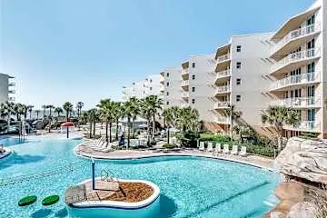 Beachview Condo with full kitchen, shared pool and beach access