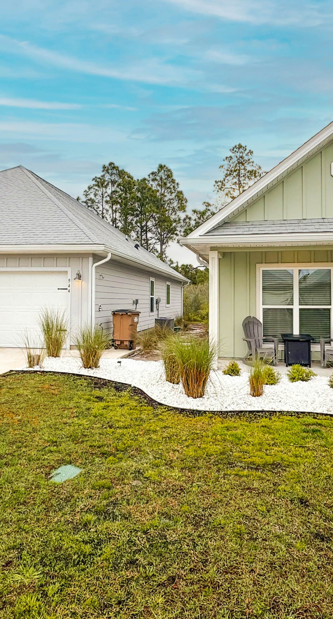 Heated community pool, themed kids room, dog friendly Beach, & Relaxing Massage