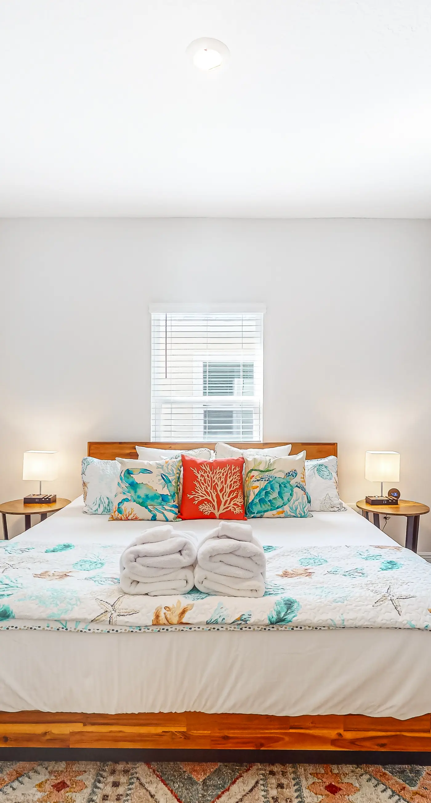 Heated community pool, themed kids room, dog friendly Beach, & Relaxing Massage