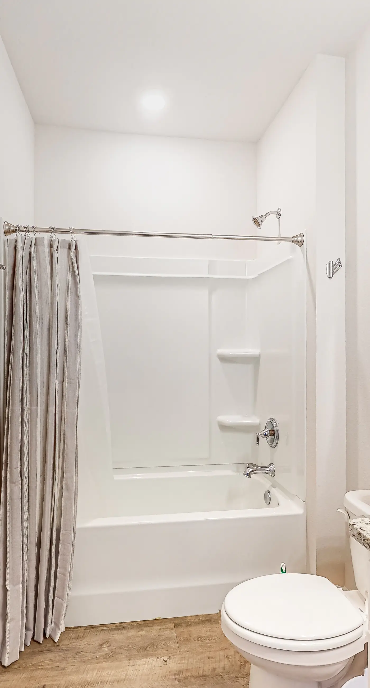 Heated community pool, themed kids room, dog friendly Beach, & Relaxing Massage