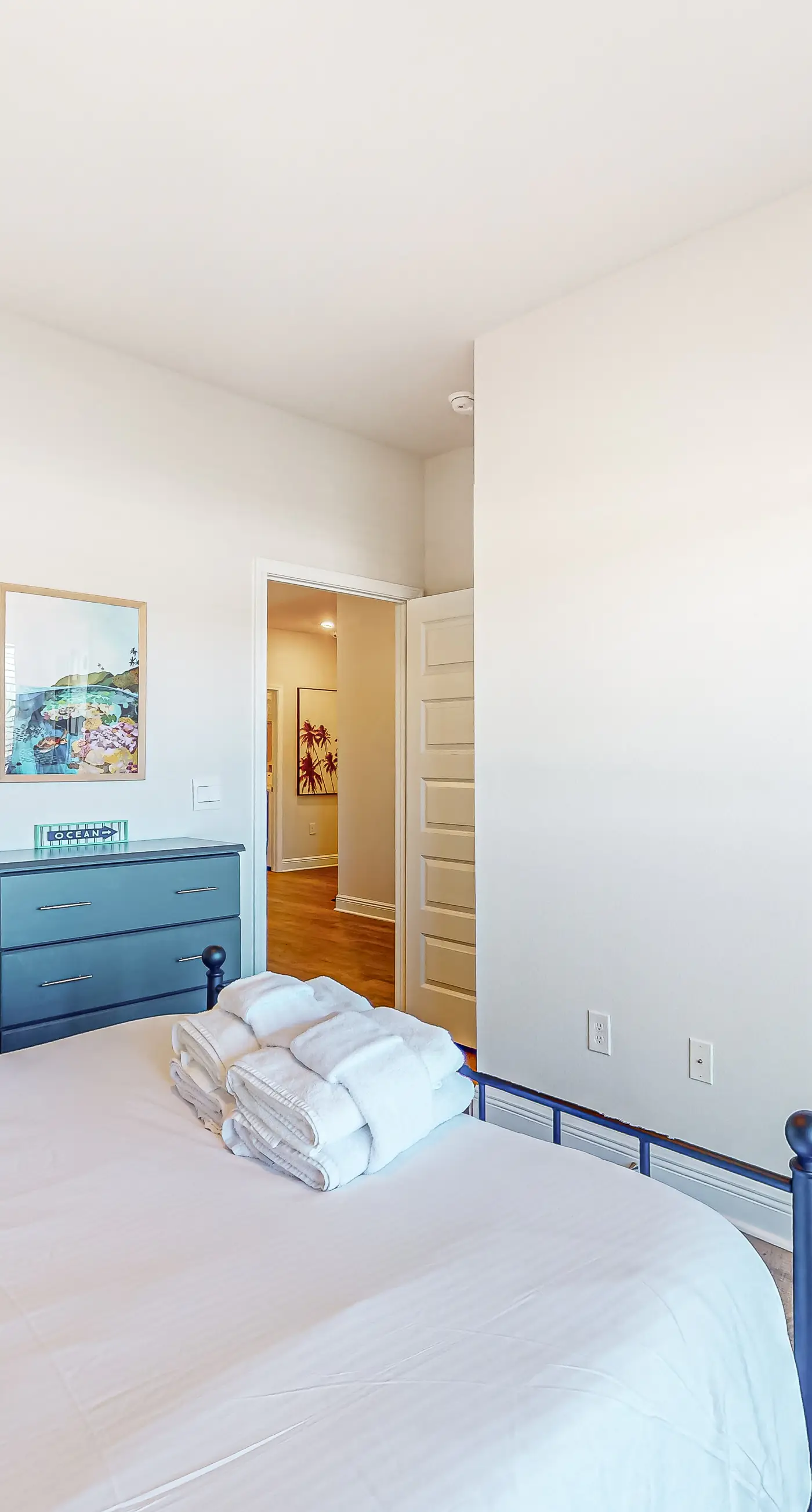 Heated community pool, themed kids room, dog friendly Beach, & Relaxing Massage