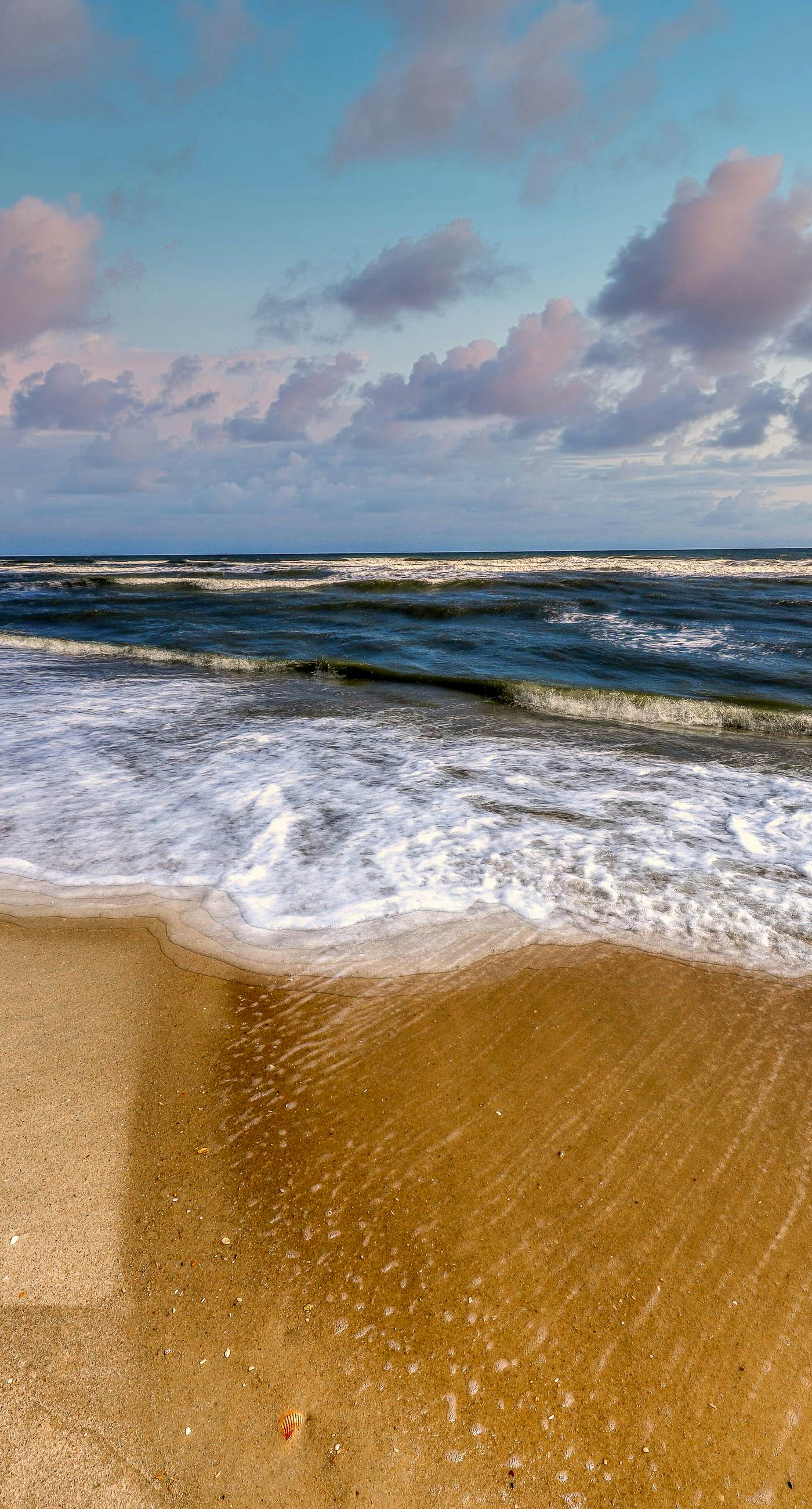 Dog-friendly Condo with a Shared Pool, Great Beach Vibes, & Stunning Views