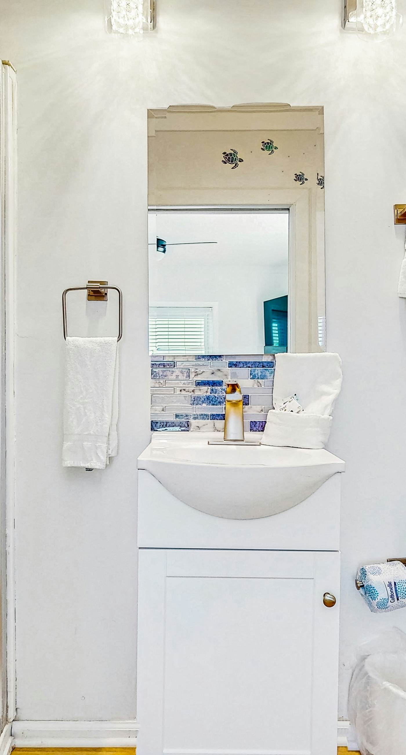 Dog-friendly Condo with a Shared Pool, Great Beach Vibes, & Stunning Views