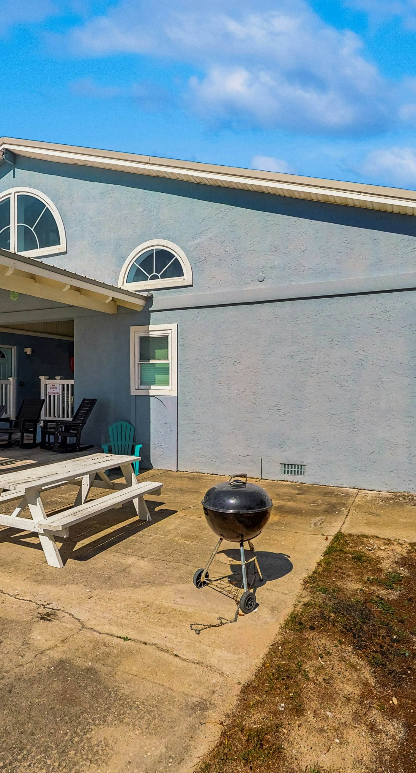 Dog-friendly Condo with a Shared Pool, Great Beach Vibes, & Stunning Views
