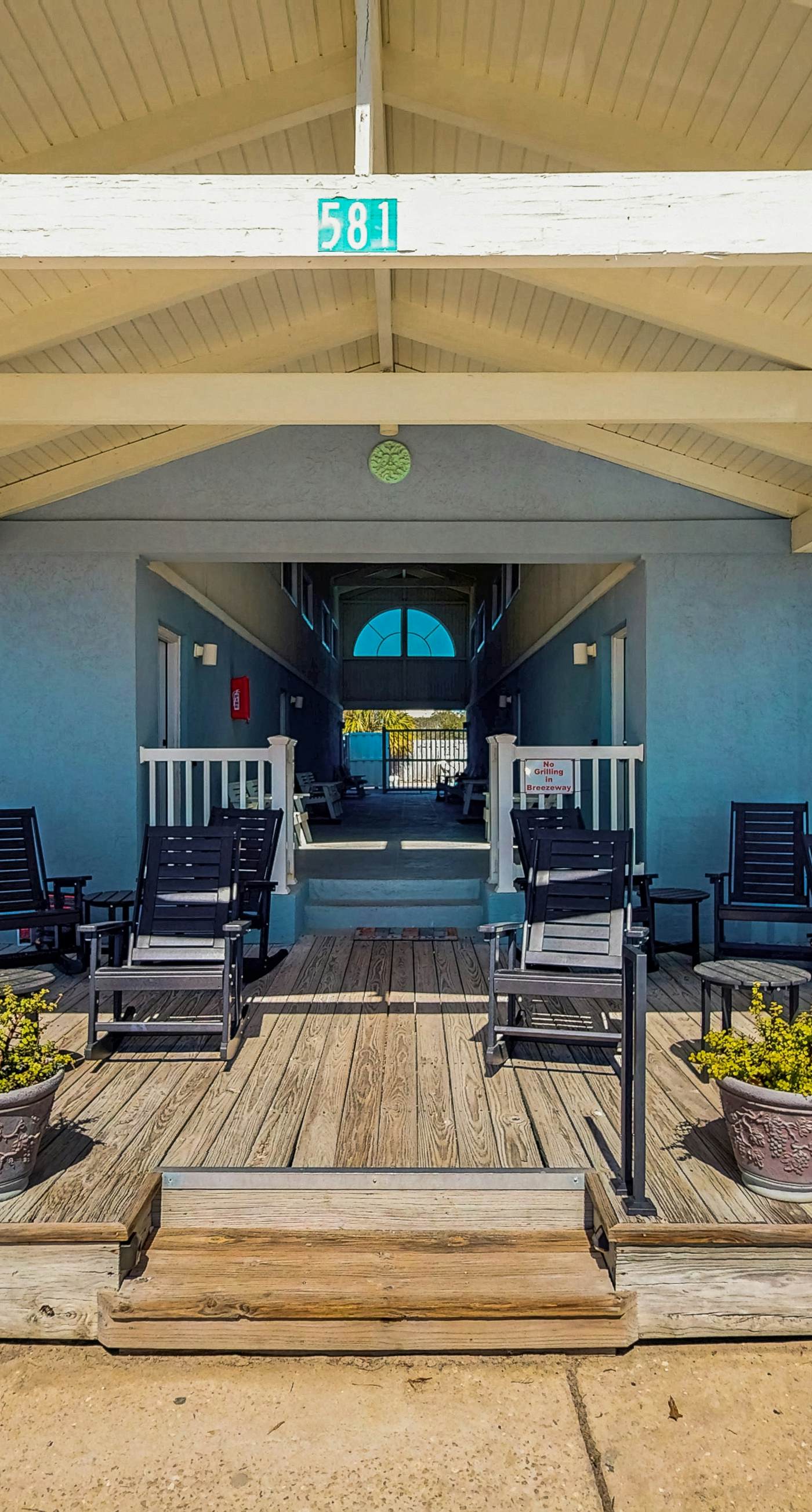 Dog-friendly Condo with a Shared Pool, Great Beach Vibes, & Stunning Views