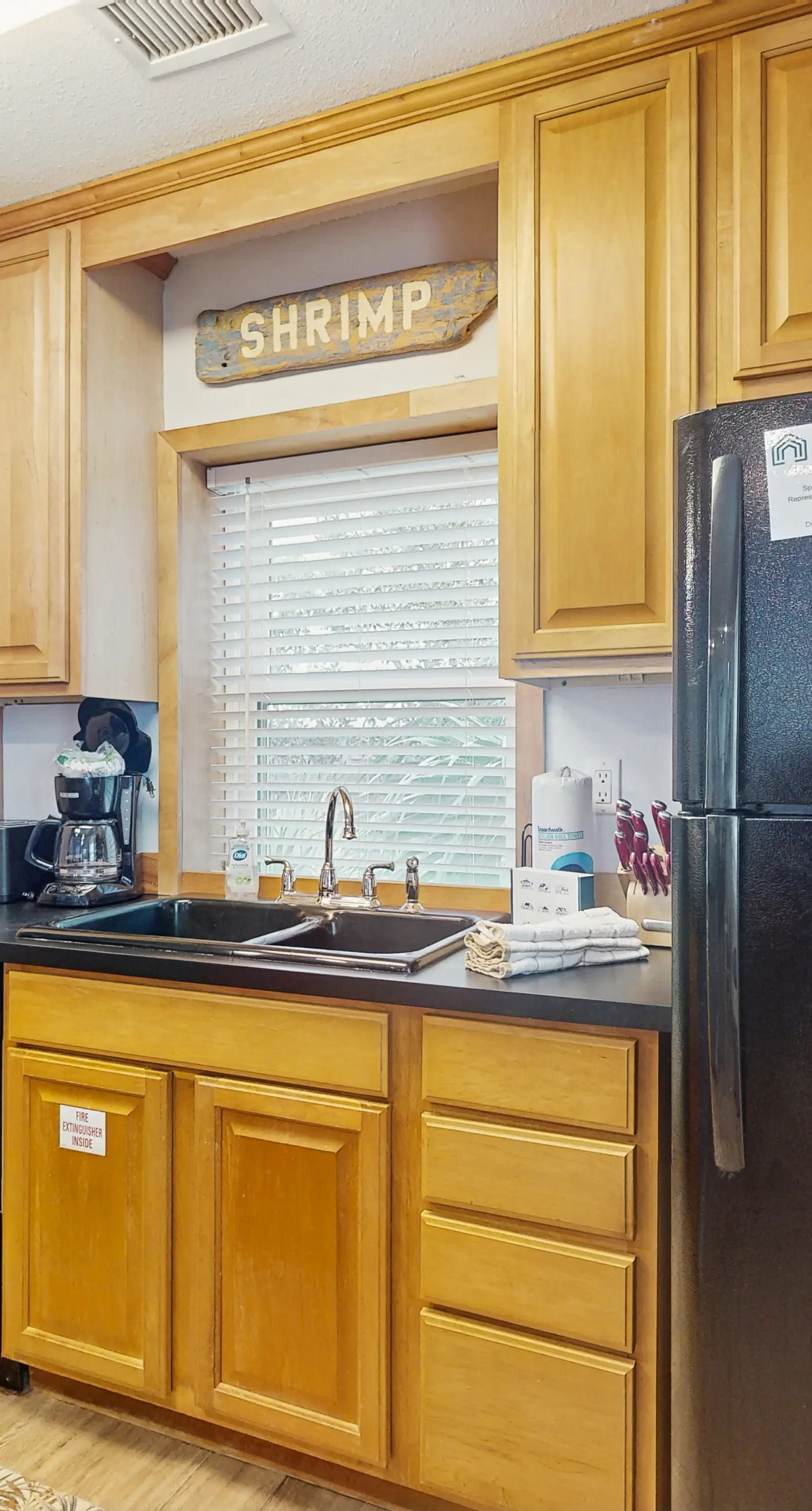 Cozy coastal condo with shared pool, washer/dryer,and beach access