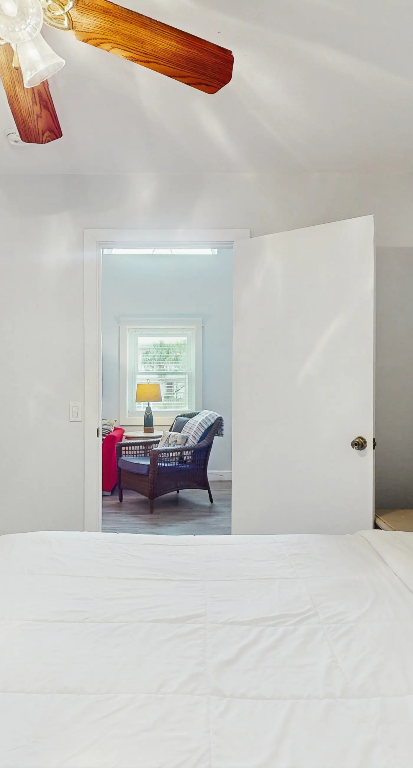Cozy coastal condo with shared pool, washer/dryer,and beach access