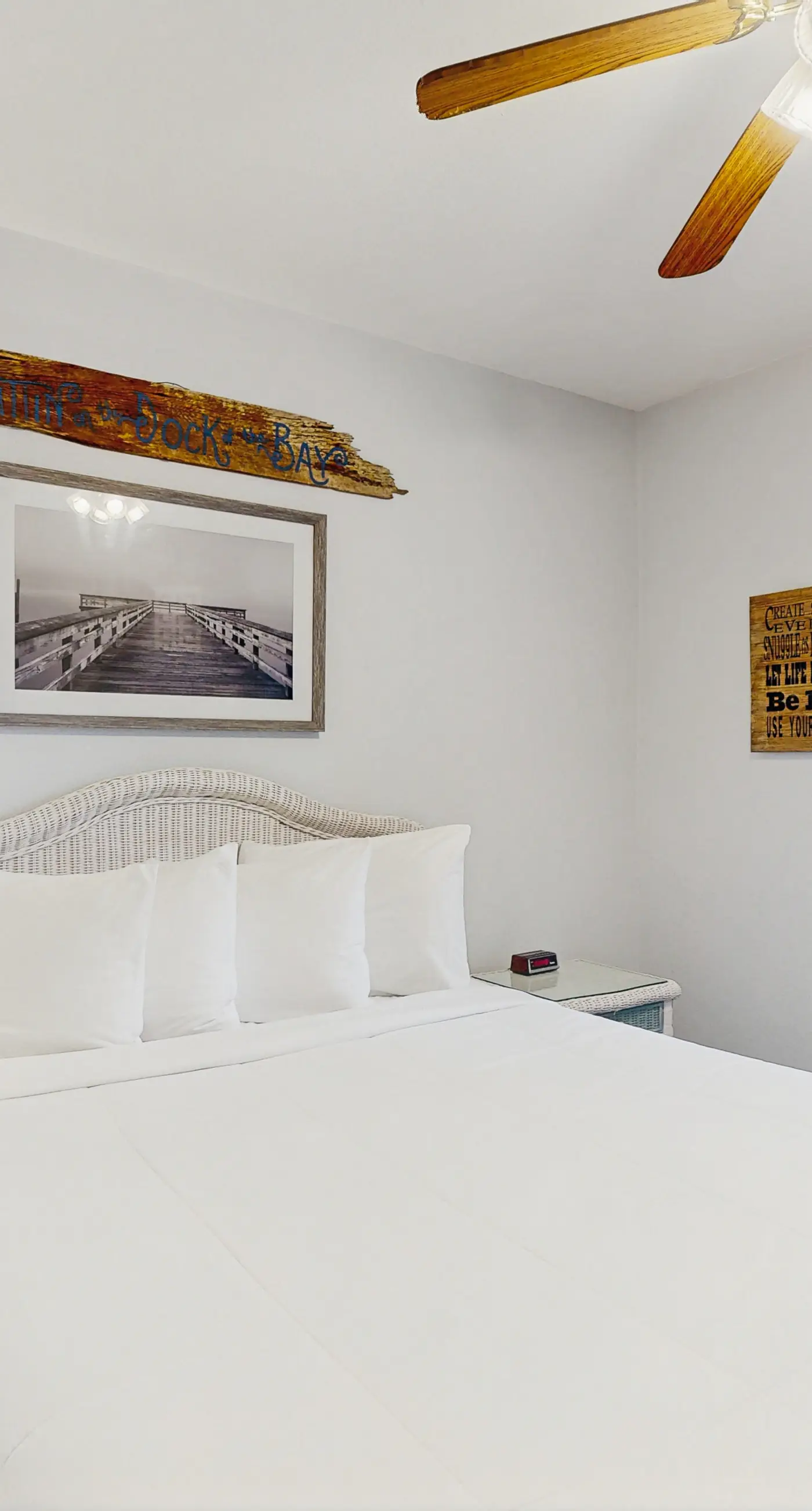Cozy coastal condo with shared pool, washer/dryer,and beach access