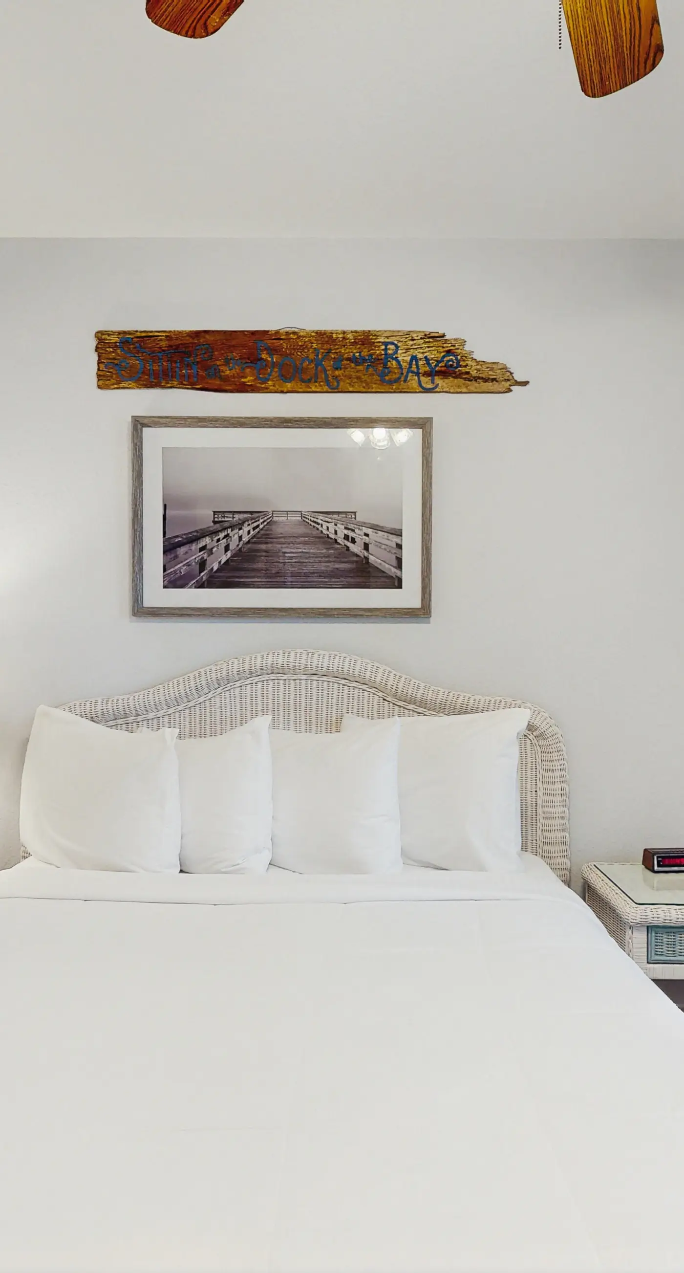 Cozy coastal condo with shared pool, washer/dryer,and beach access