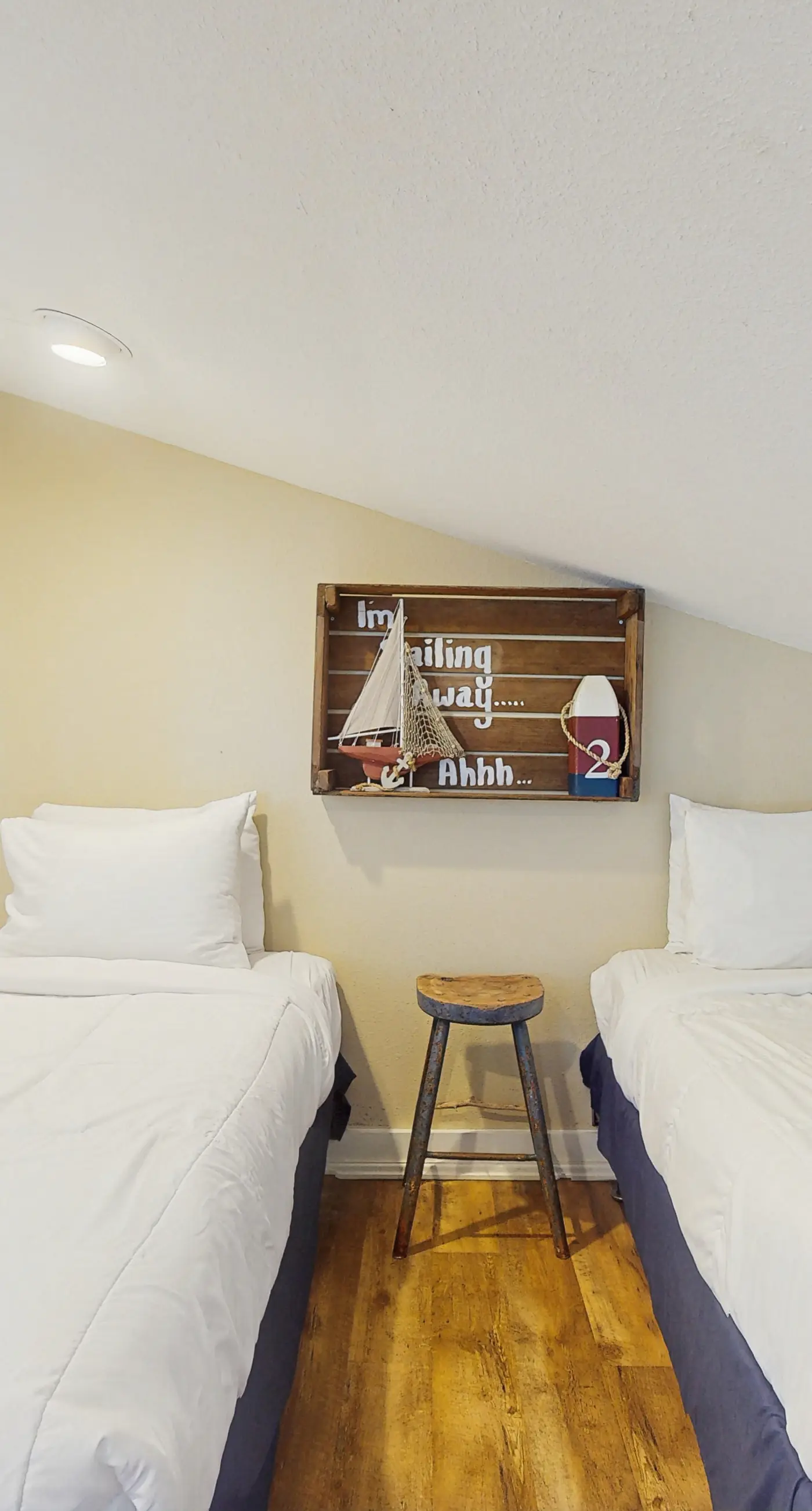 Cozy coastal condo with shared pool, washer/dryer,and beach access