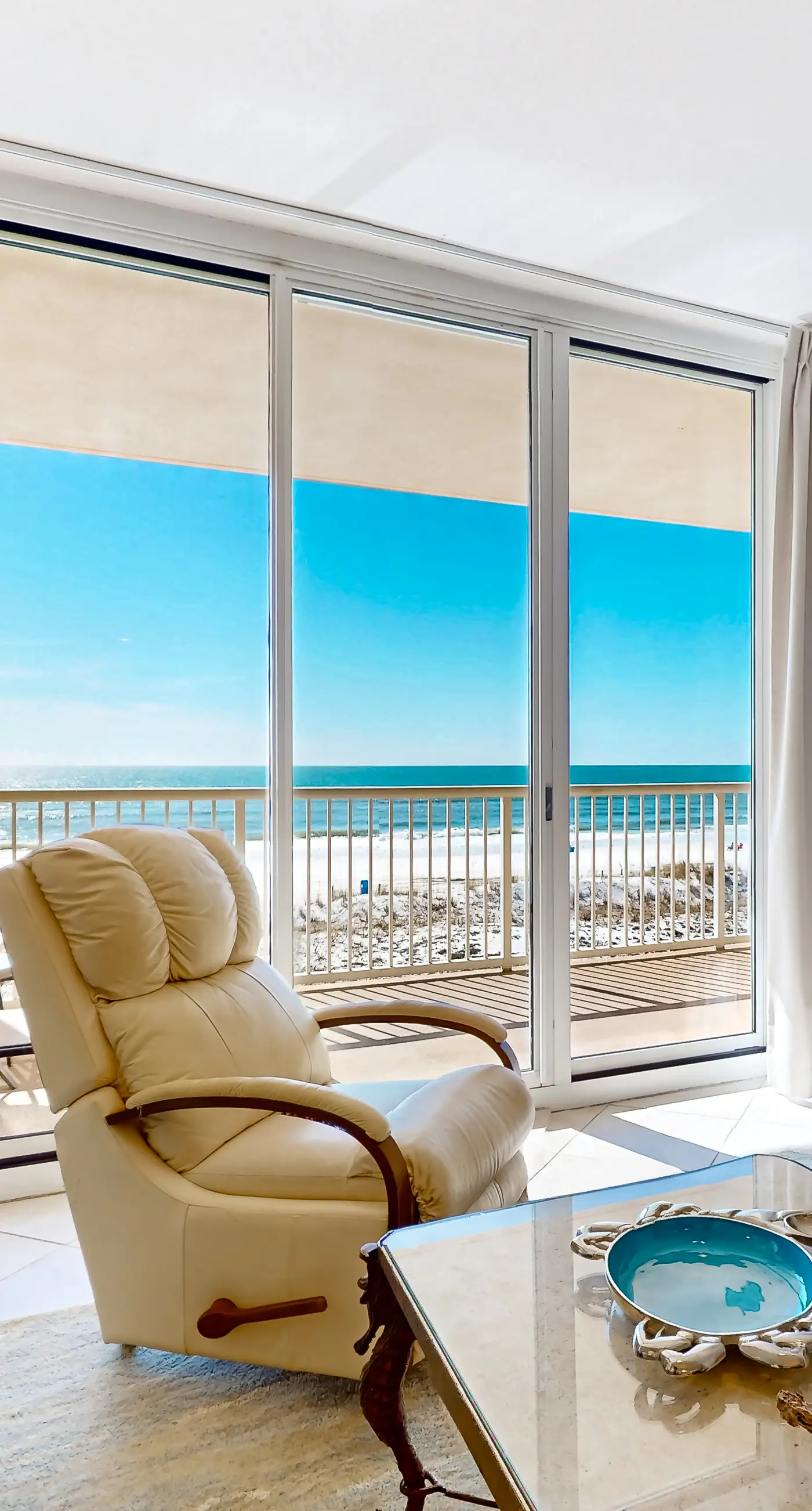 Pretty Gulf Front Condo Fun Amenities, Nearby Shopping & Dining!