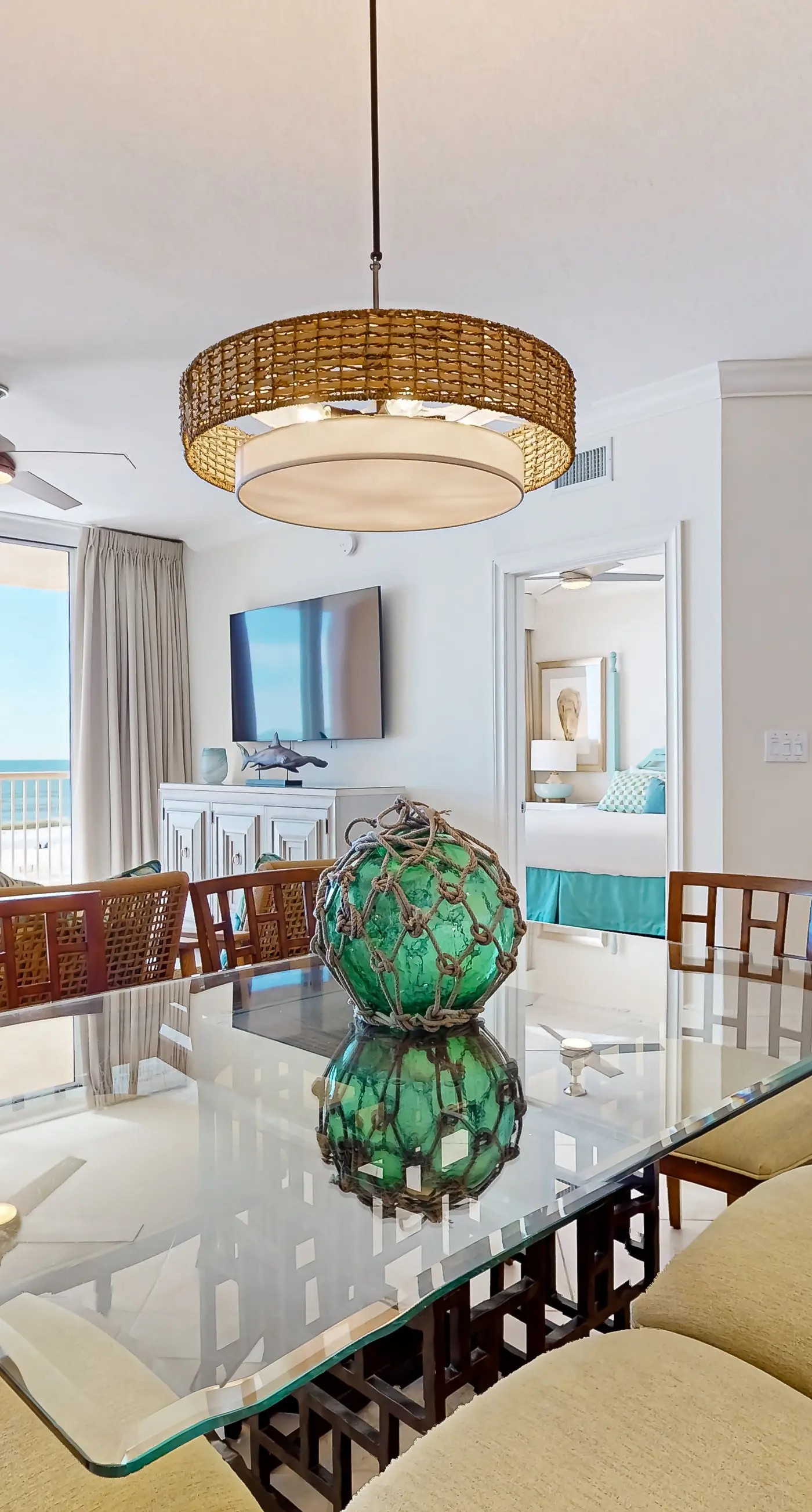 Pretty Gulf Front Condo Fun Amenities, Nearby Shopping & Dining!