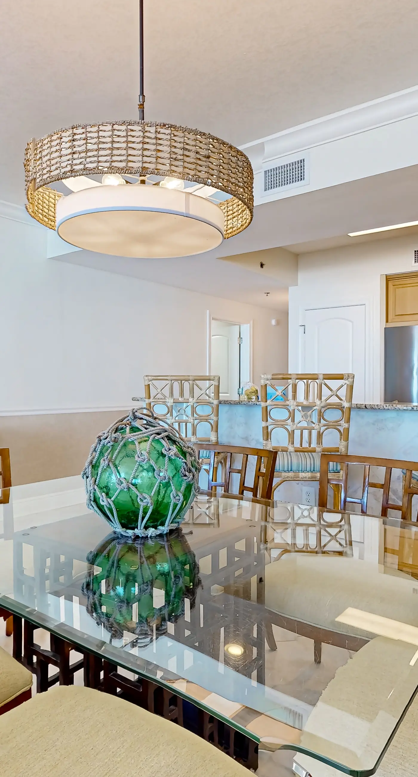 Pretty Gulf Front Condo Fun Amenities, Nearby Shopping & Dining!