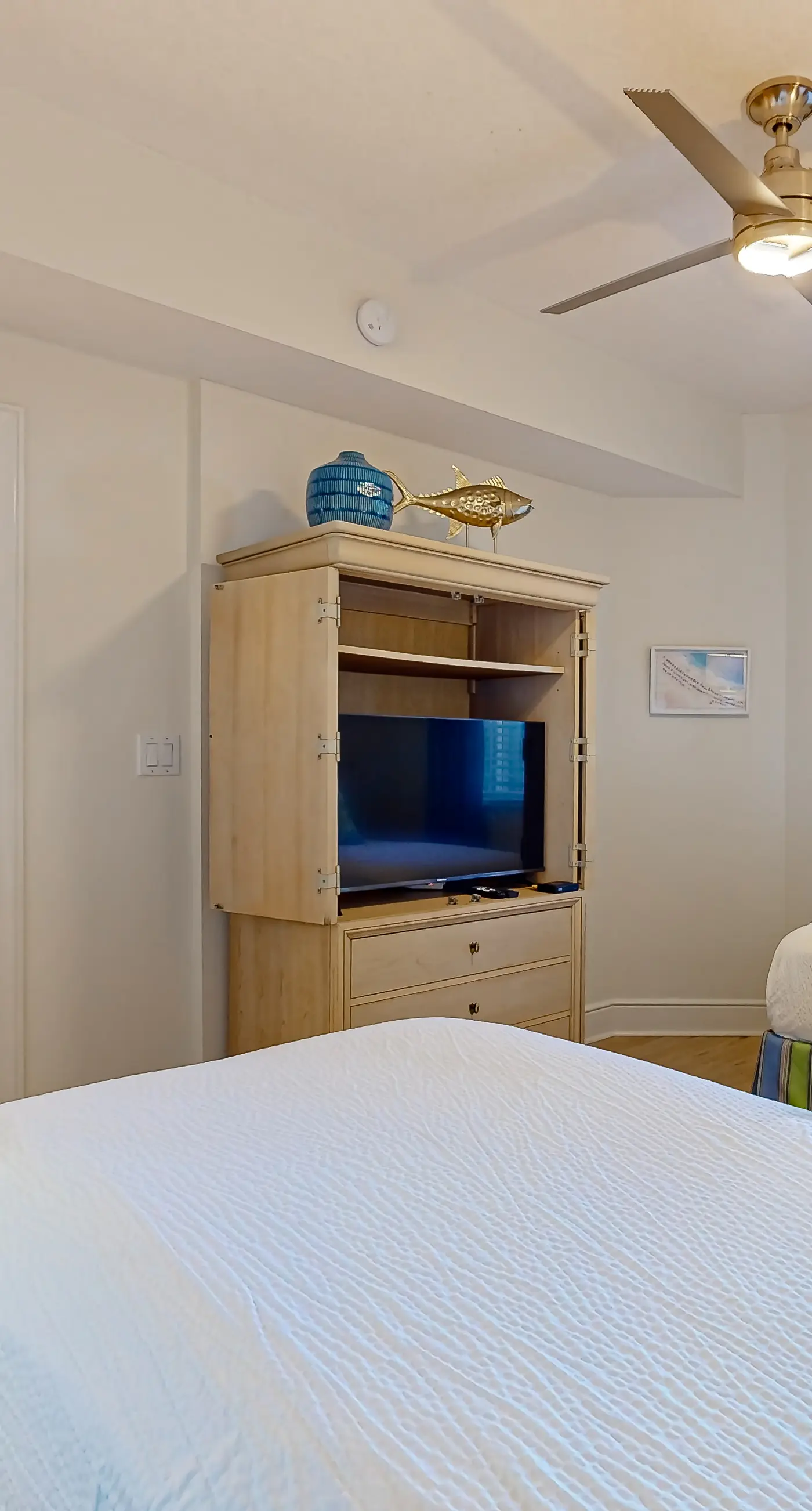 Pretty Gulf Front Condo Fun Amenities, Nearby Shopping & Dining!