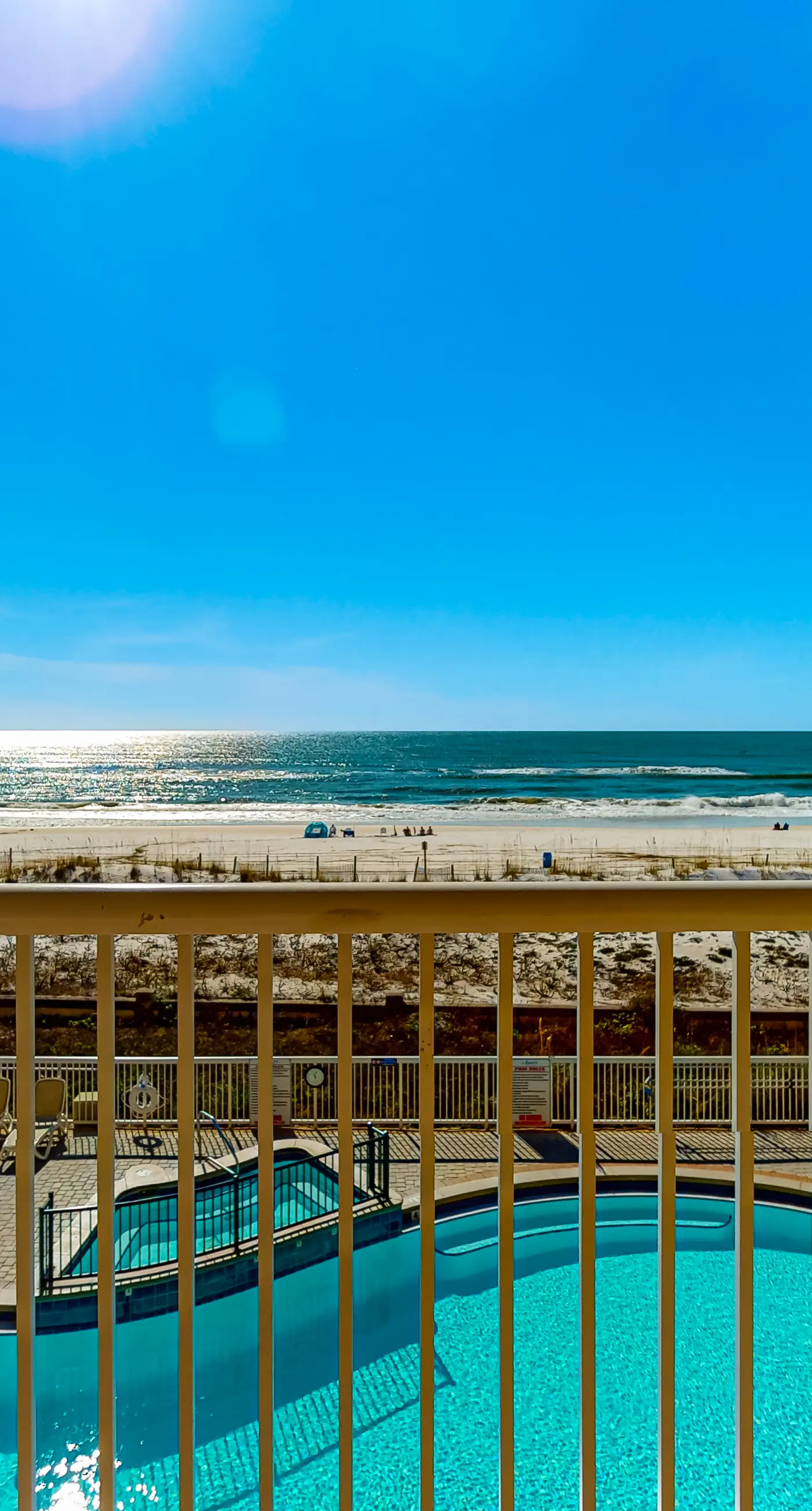 Pretty Gulf Front Condo Fun Amenities, Nearby Shopping & Dining!