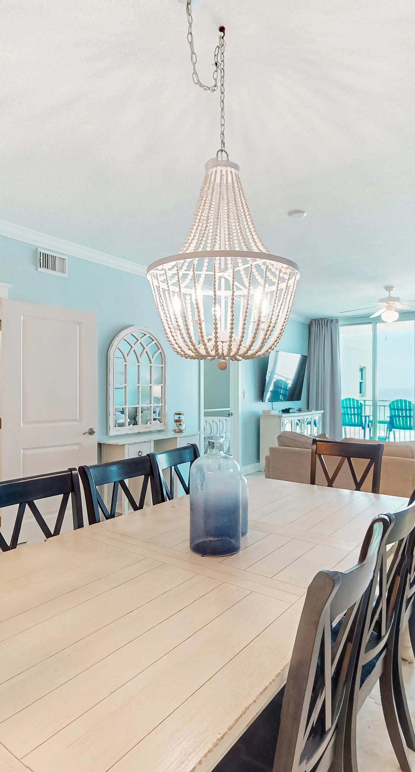 Sixth-floor condo with partial Gulf views, pools, hot tub, private beach