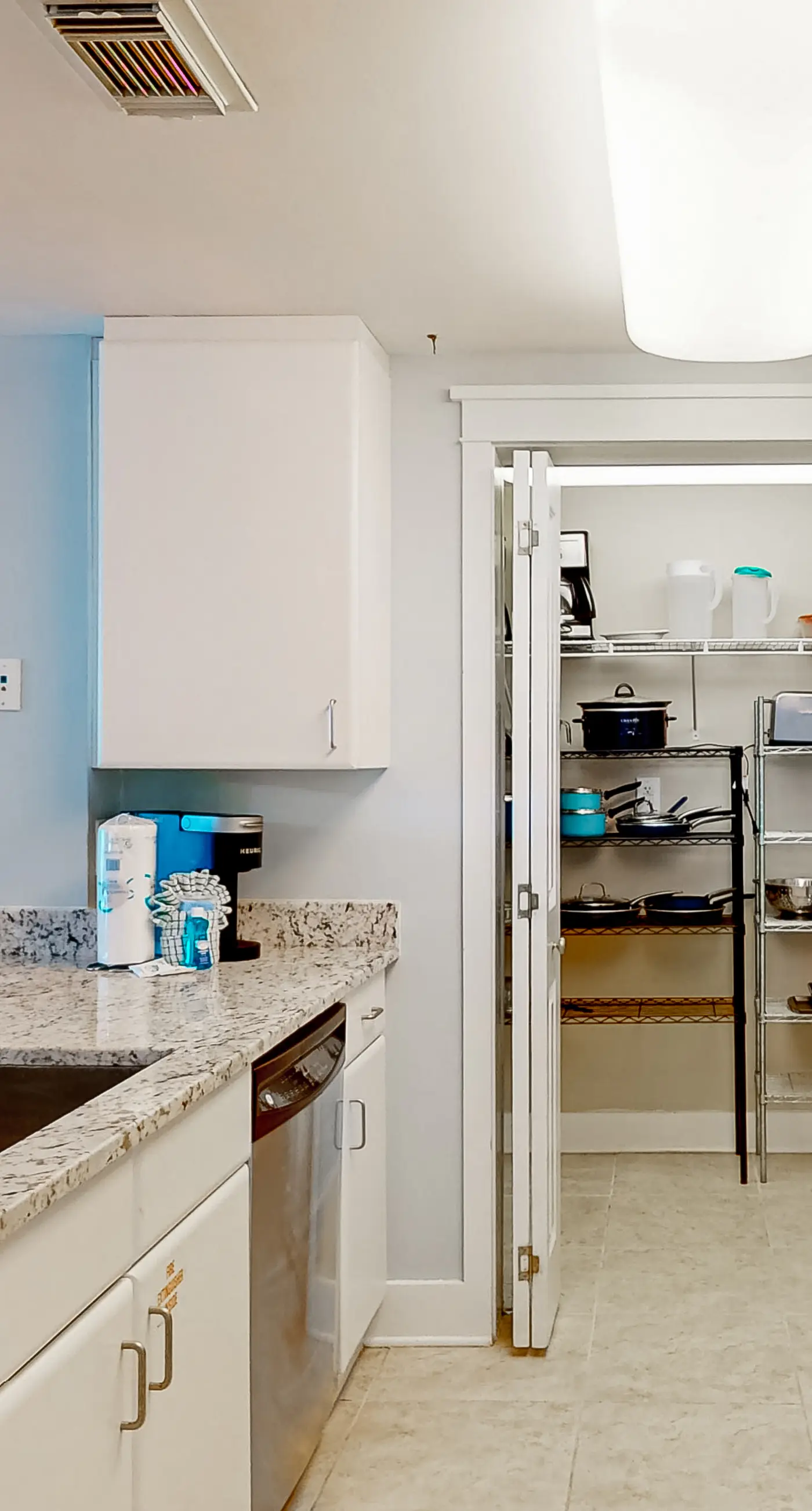 Sixth-floor condo with partial Gulf views, pools, hot tub, private beach