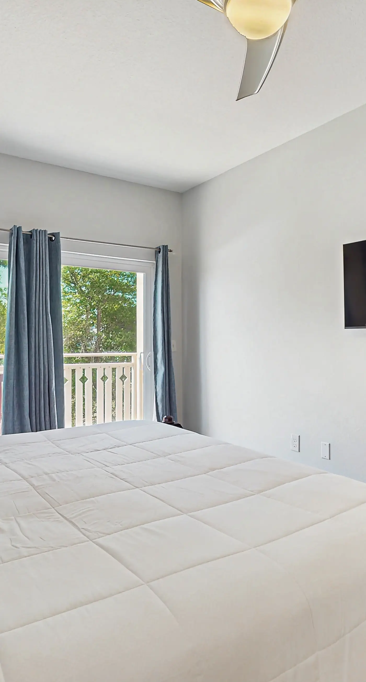 Waterfront Home Close to Beach w/ Shared Pool, Hot Tub, Free WiFi, & Central AC