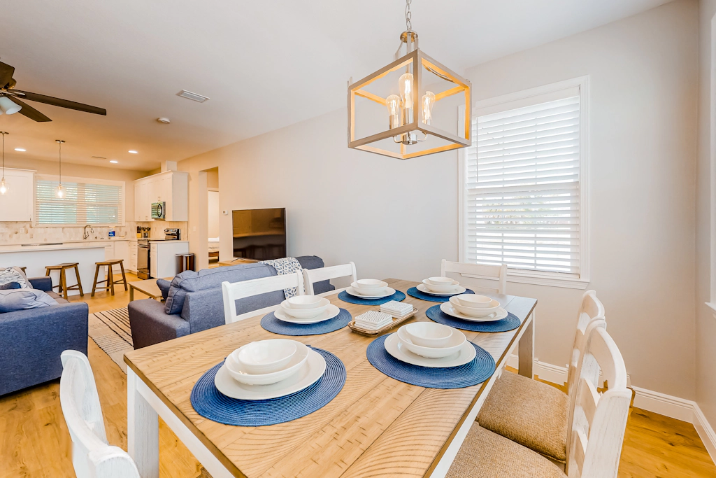 Cozy Coastal Cottage