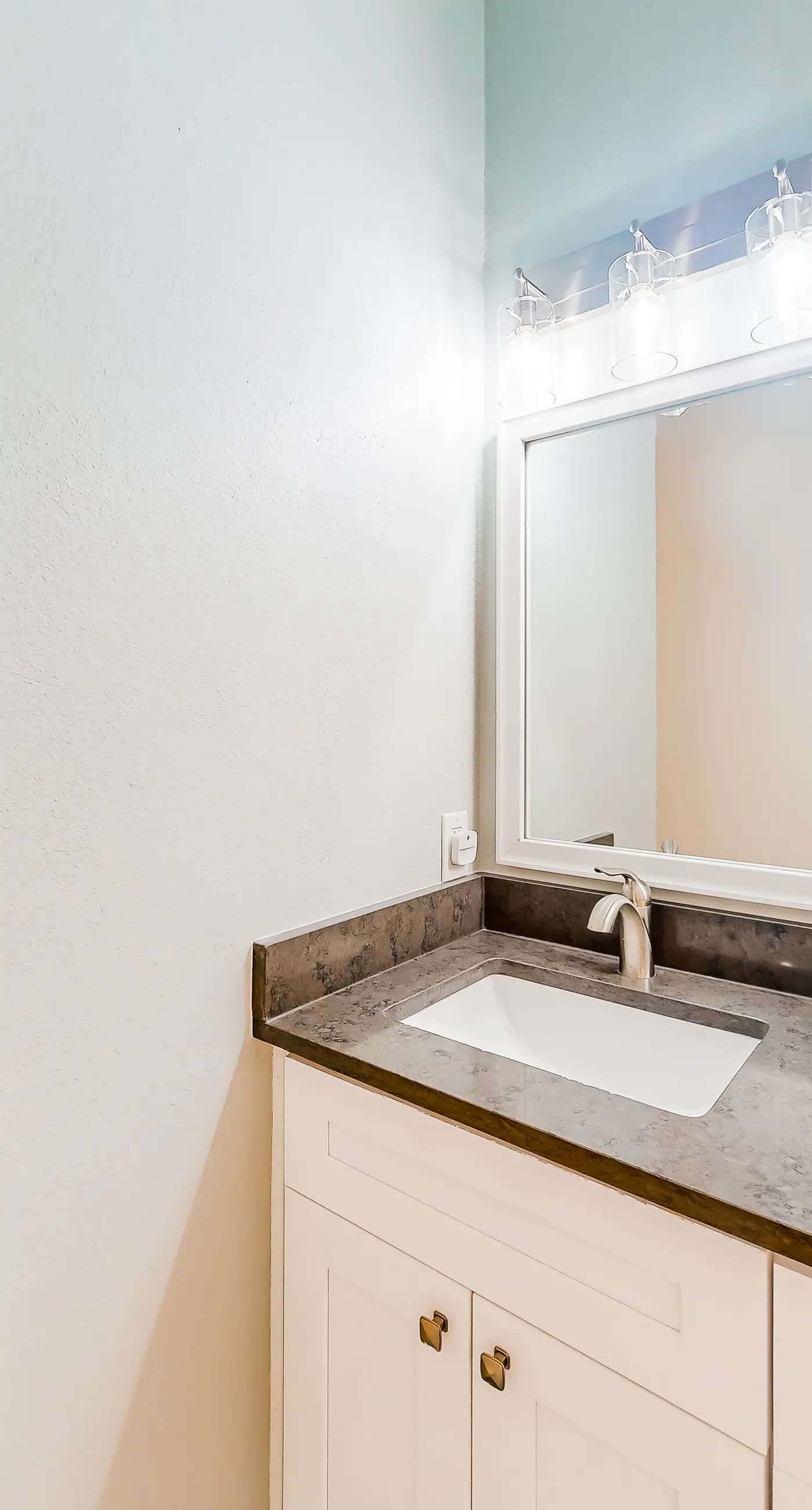 Dog-friendly coastal abode with a grill, central AC, updated interior & patio