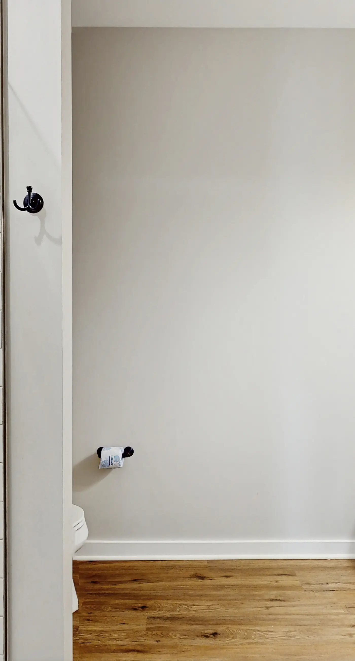 Dog-friendly bay view duplex with full kitchen, washer/dryer, & central AC