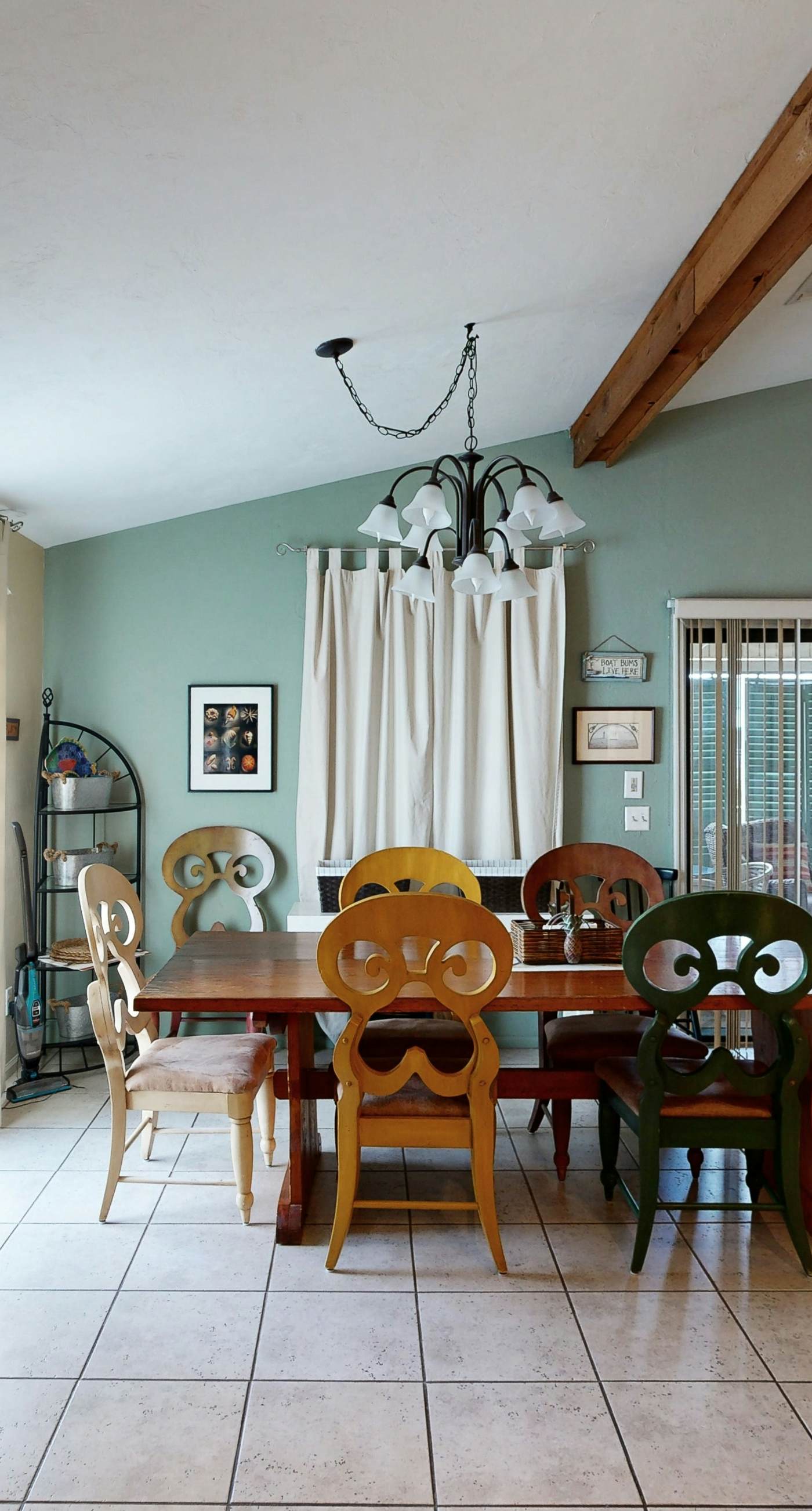 Gorgeous coastal home with shared pool and easy beach access