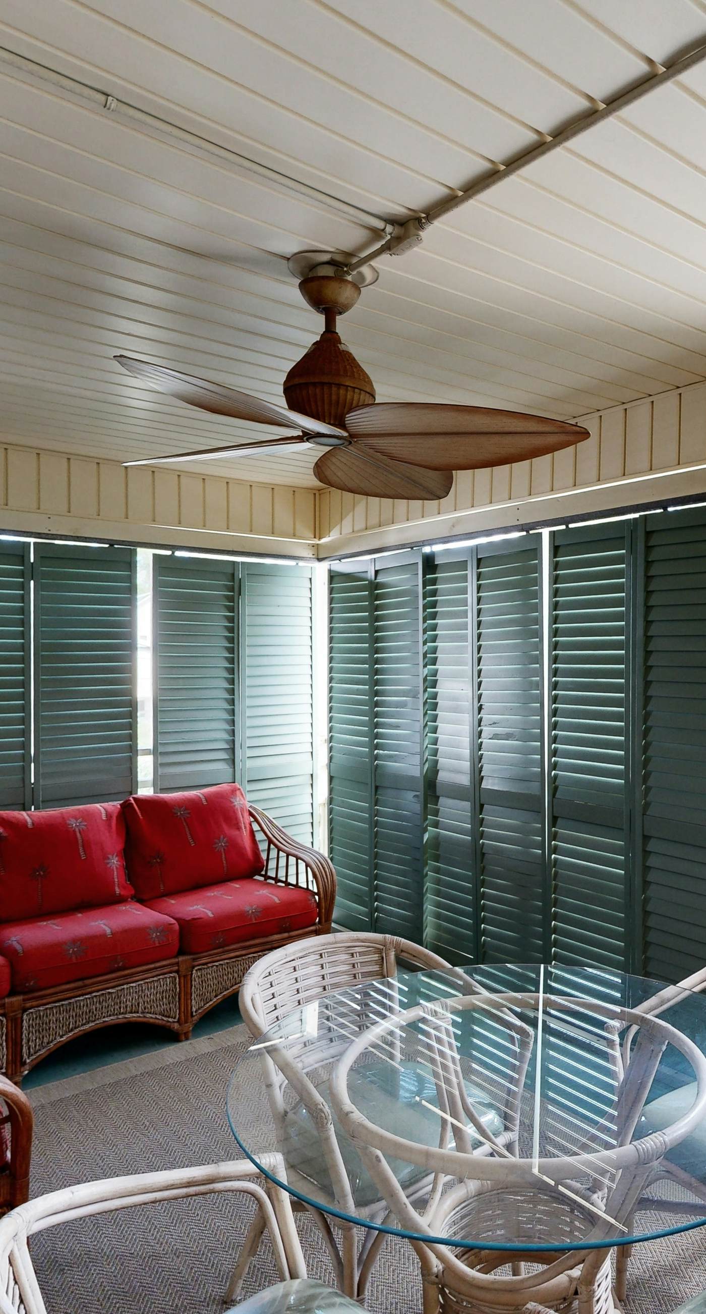 Gorgeous coastal home with shared pool and easy beach access