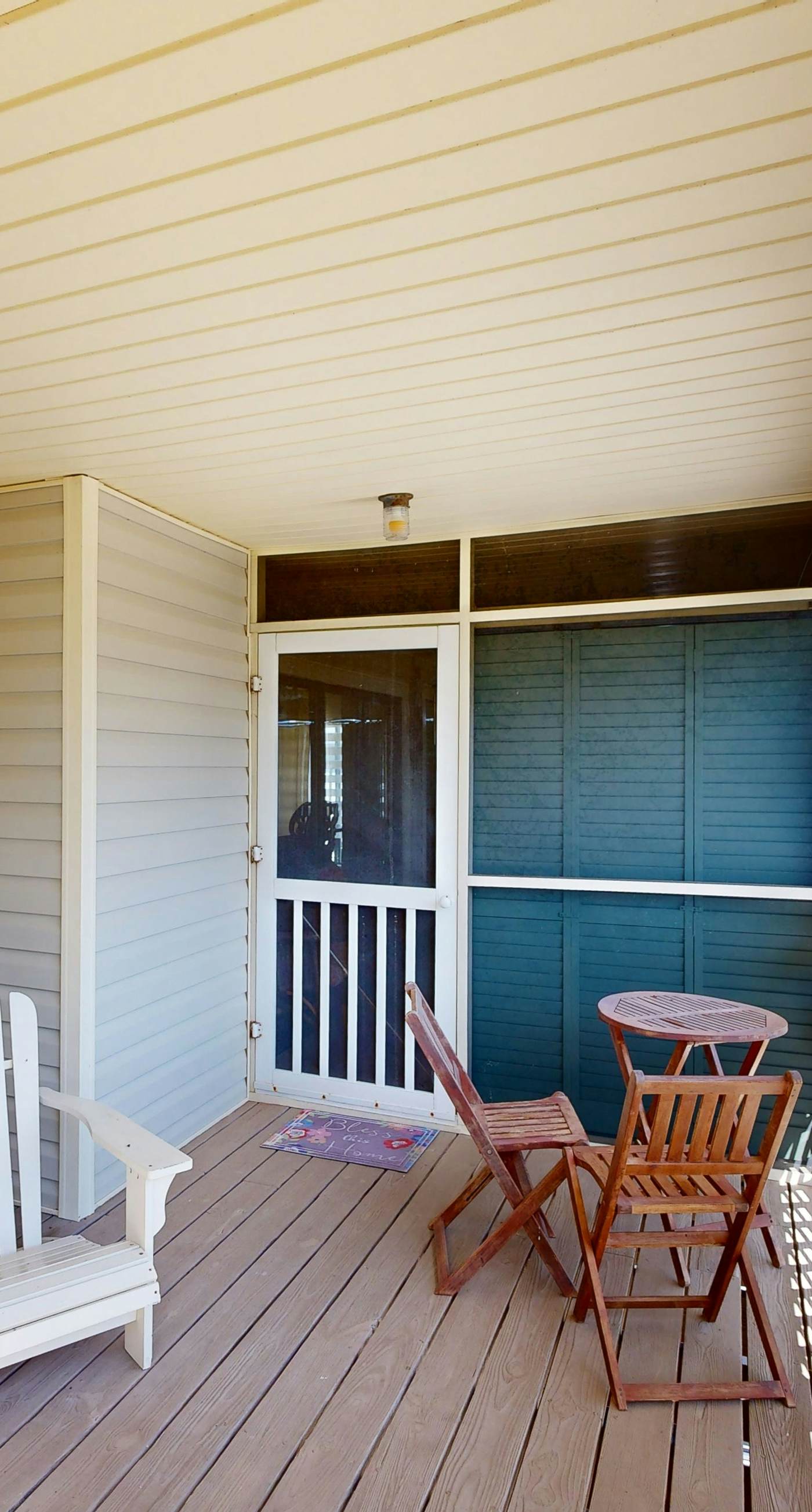 Gorgeous coastal home with shared pool and easy beach access