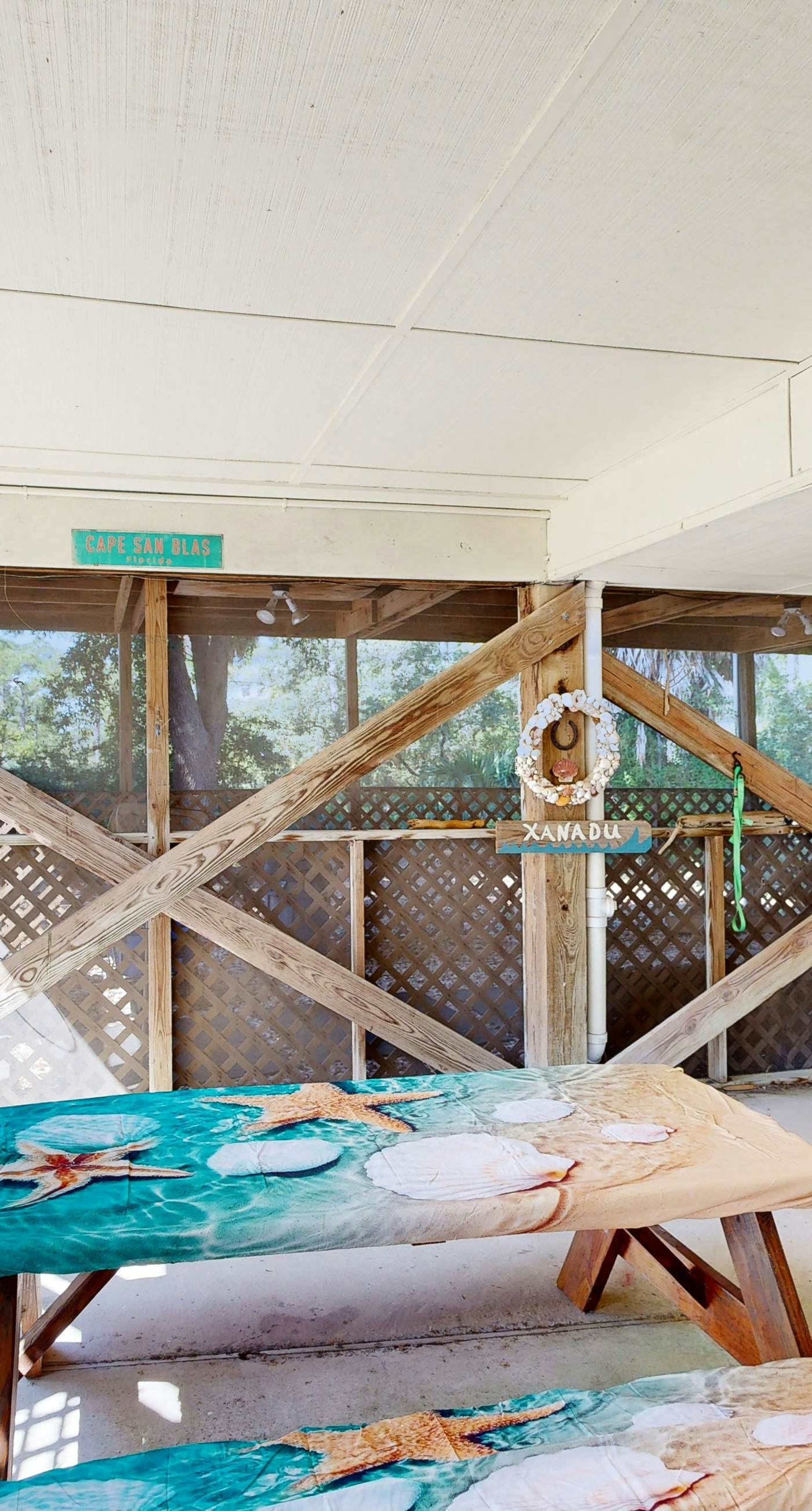 Gorgeous coastal home with shared pool and easy beach access