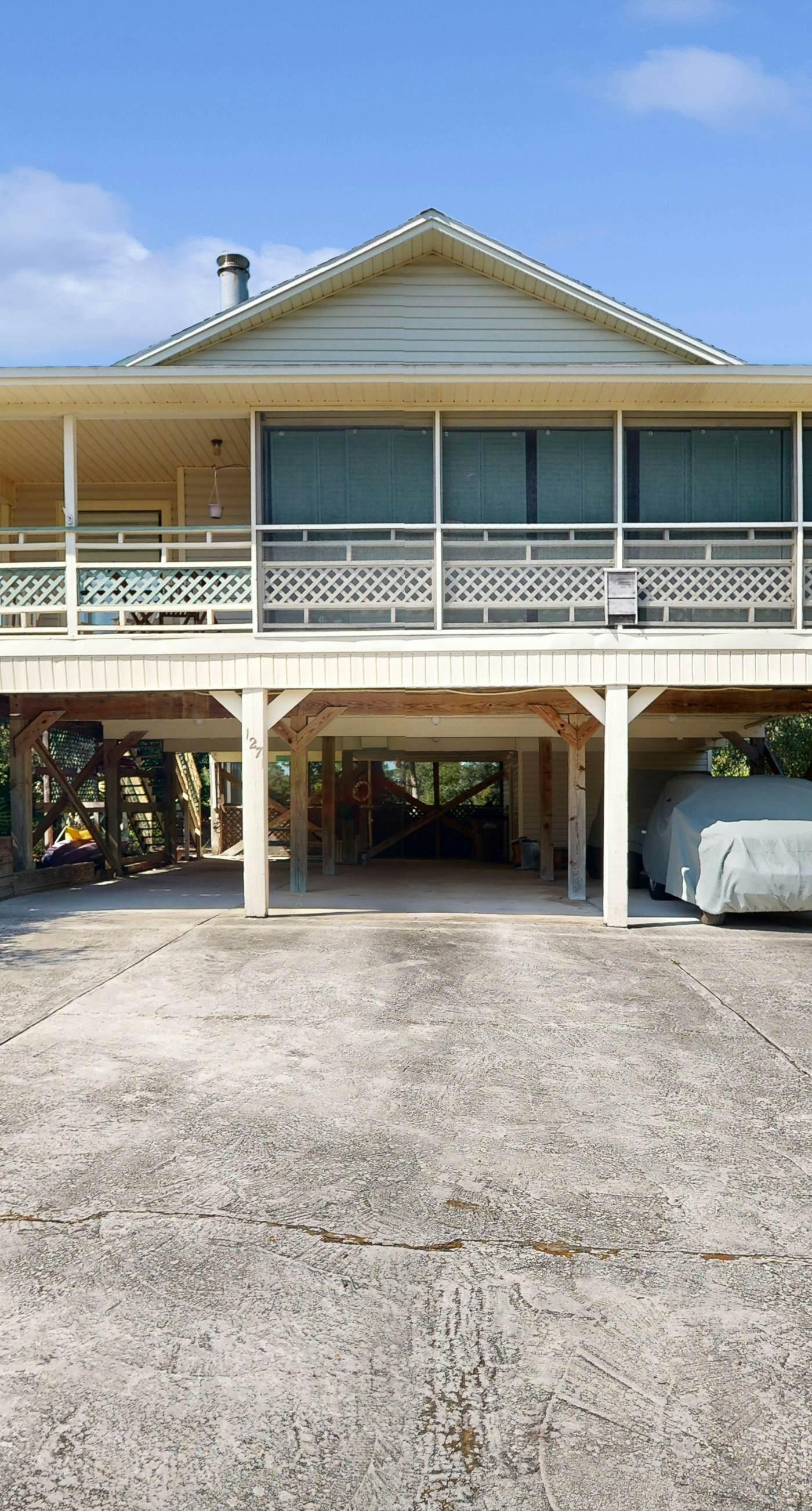 Gorgeous coastal home with shared pool and easy beach access