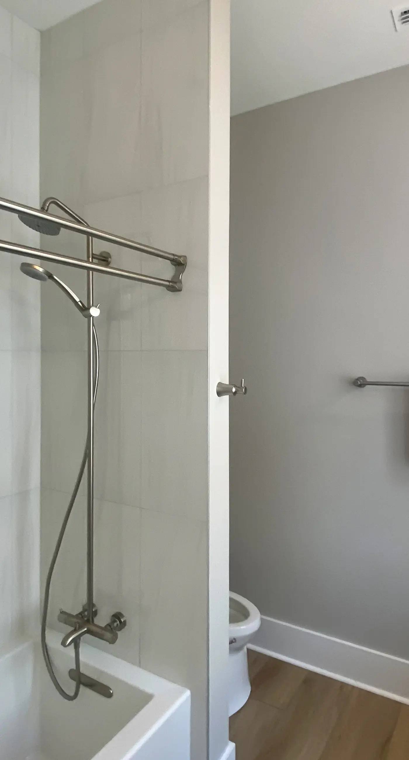 Scenic waterfront home with five bedrooms & easy beach access - dog-friendly