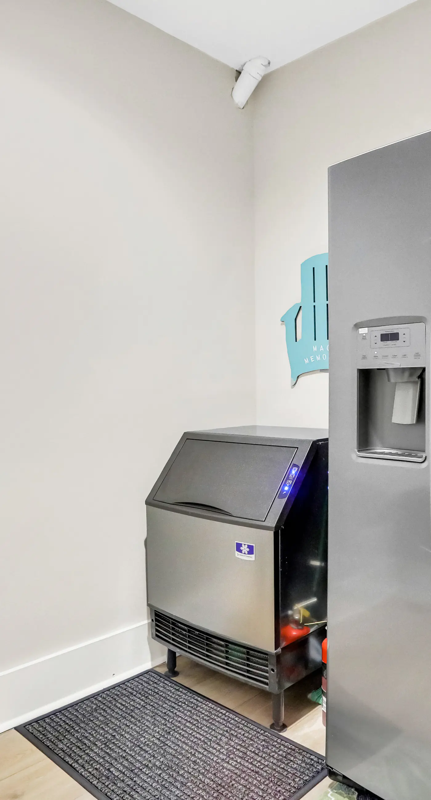 Scenic waterfront home with five bedrooms & easy beach access - dog-friendly