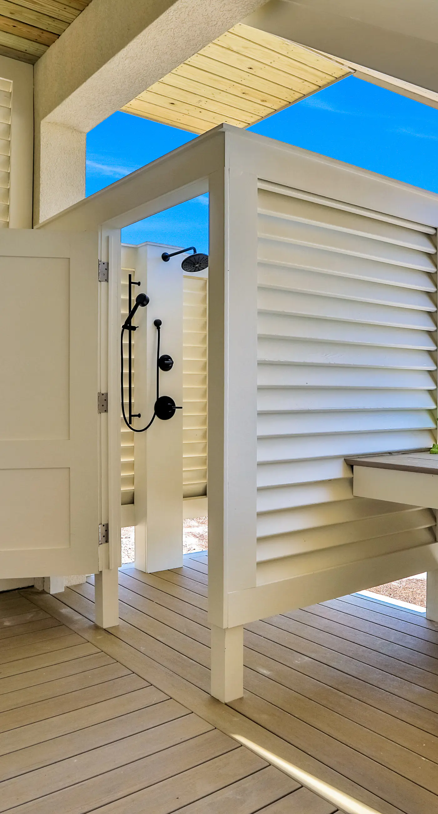 Scenic waterfront home with five bedrooms & easy beach access - dog-friendly