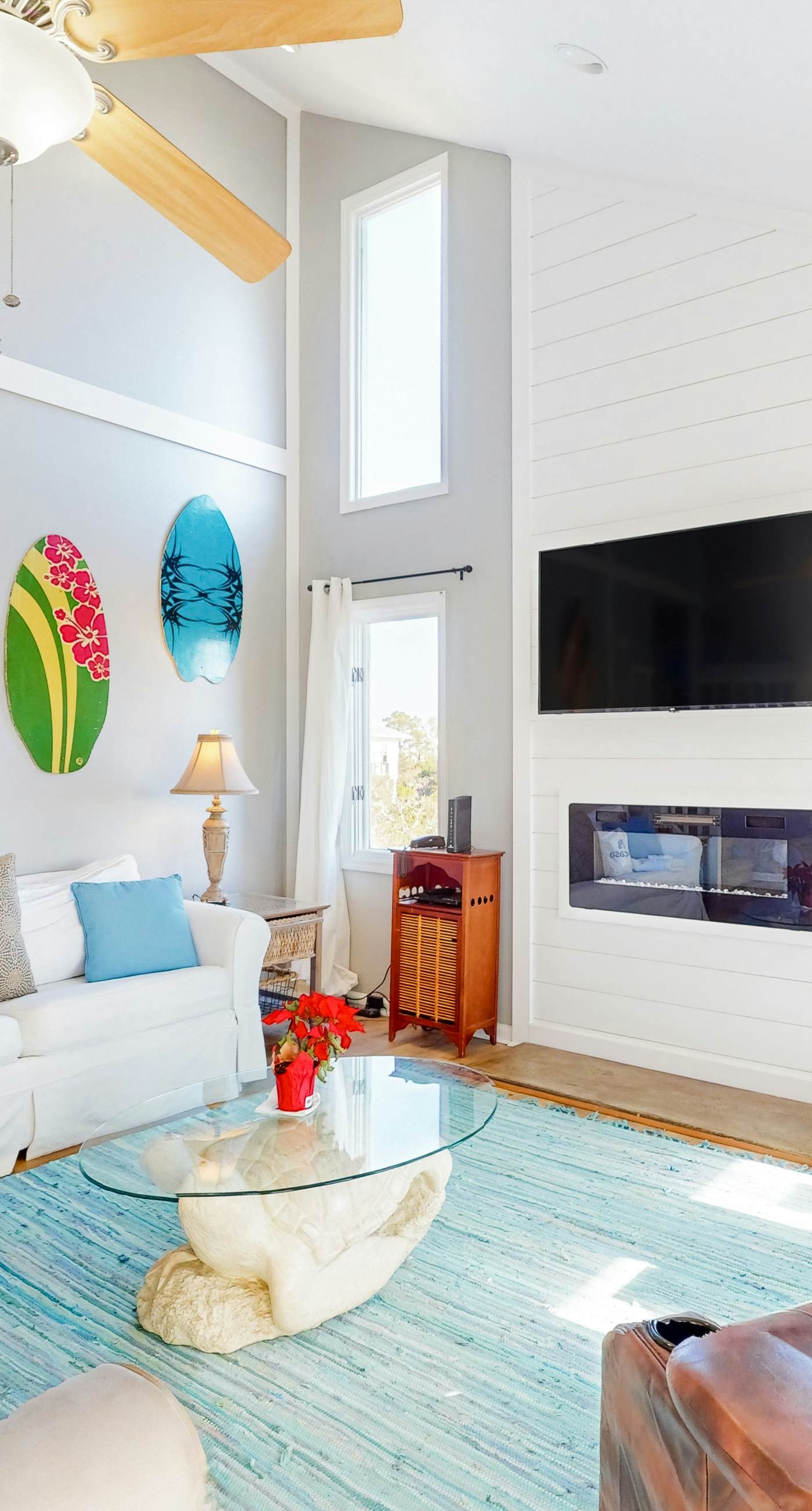 Coastal hideaway with a hot tub, outdoor shower, firepit, & deck - dog-friendly