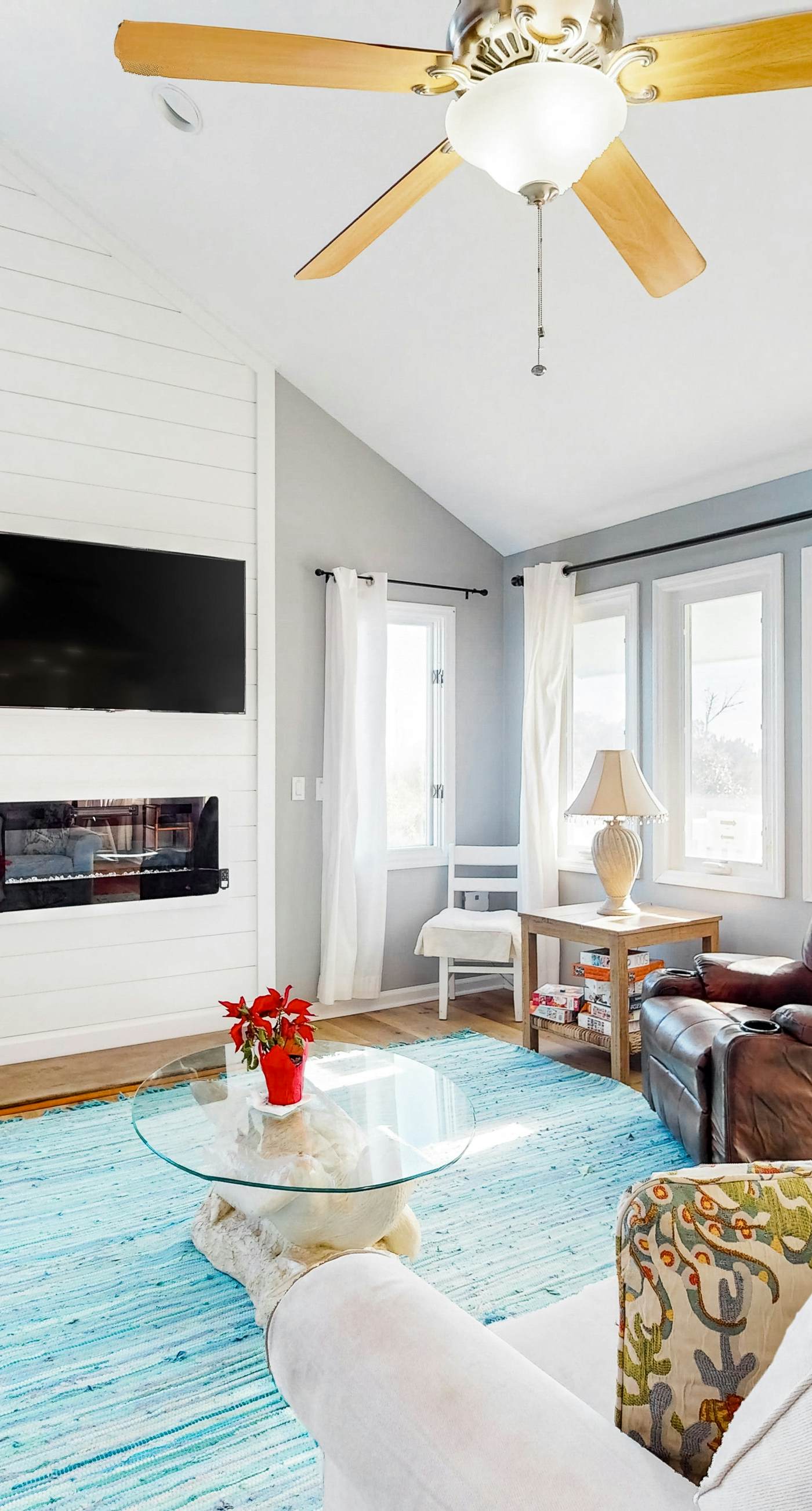 Coastal hideaway with a hot tub, outdoor shower, firepit, & deck - dog-friendly