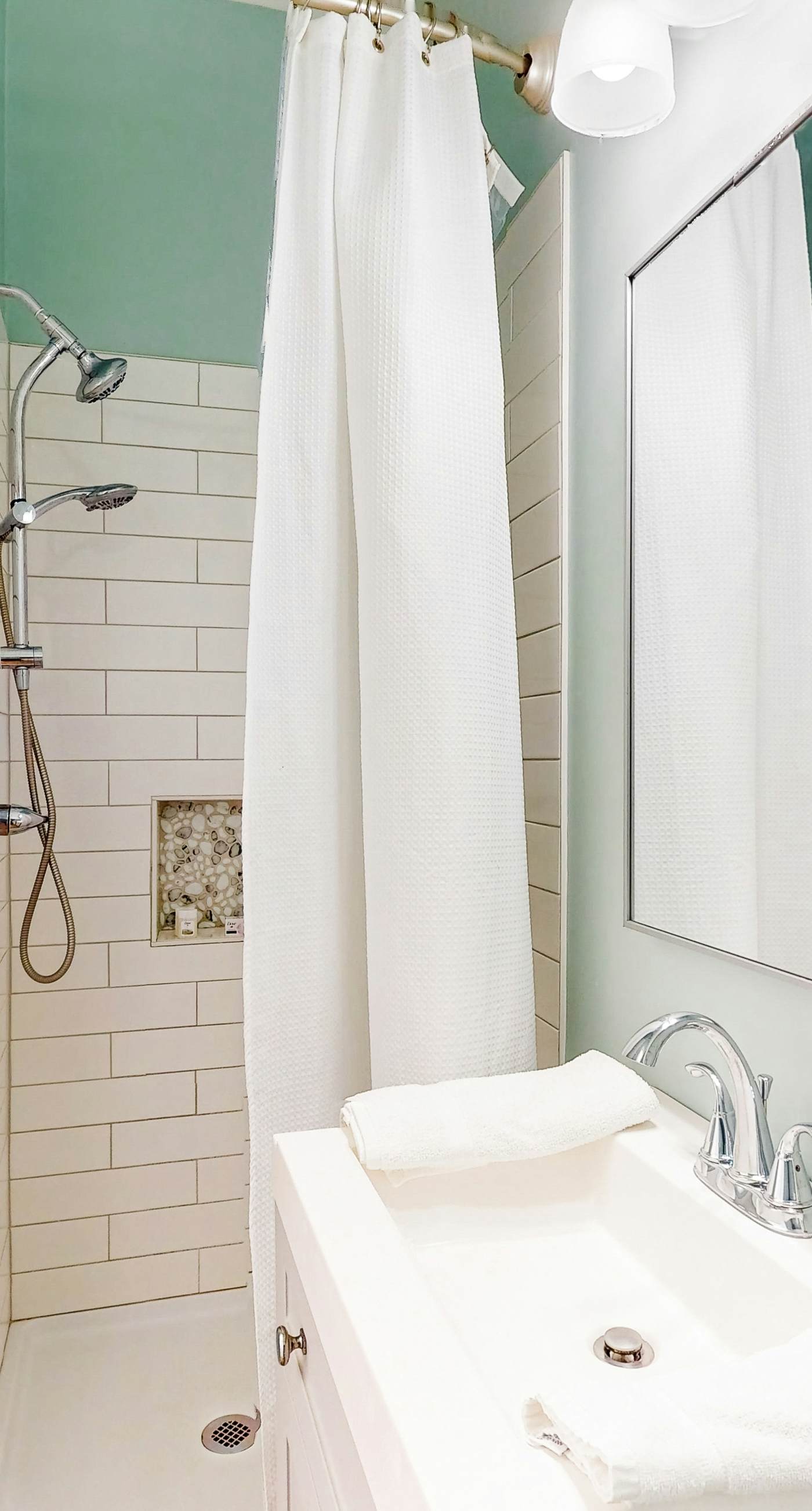 Coastal hideaway with a hot tub, outdoor shower, firepit, & deck - dog-friendly