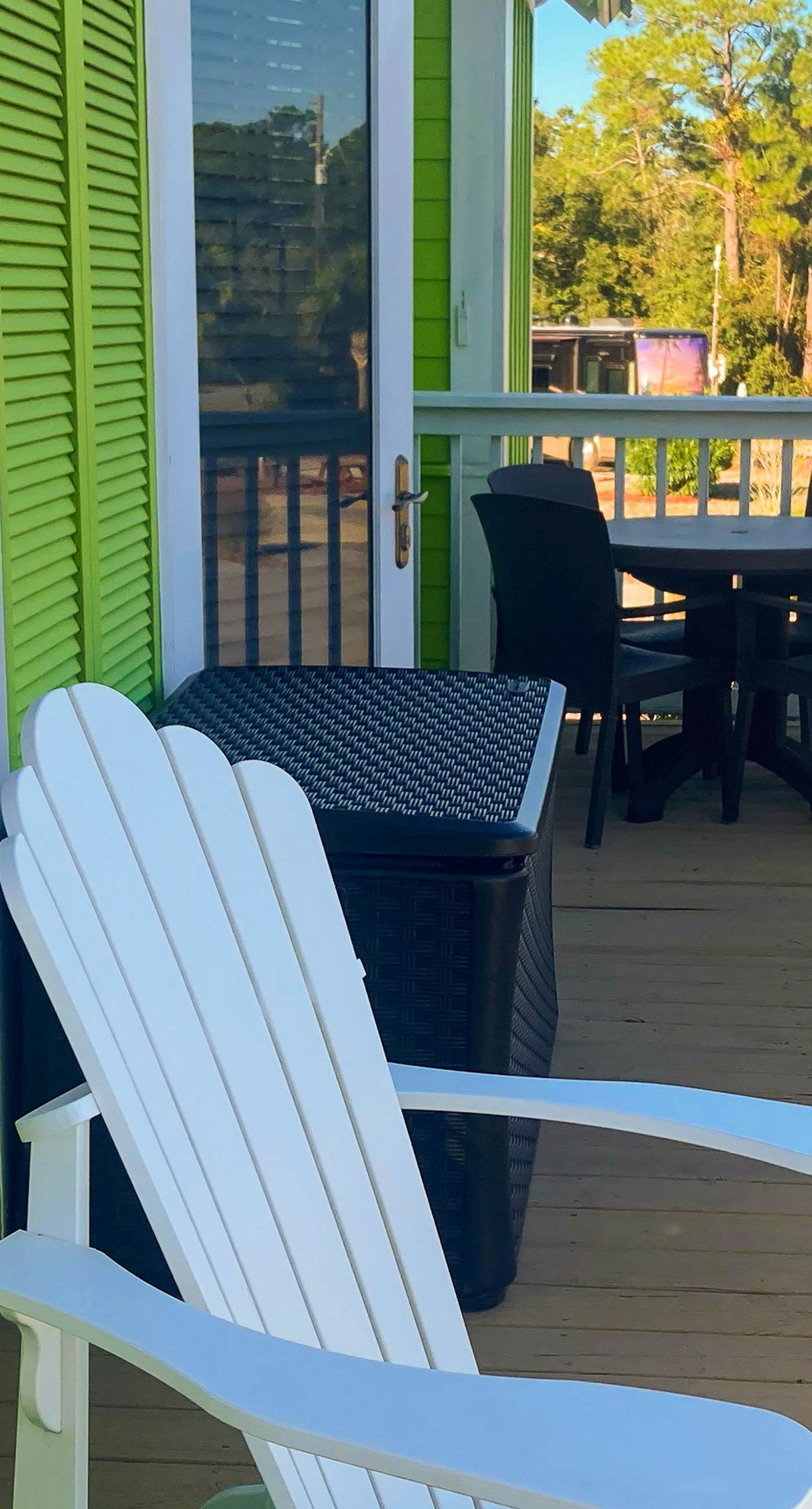 Cozy coastal home with plenty of space, full kitchen and close to beach