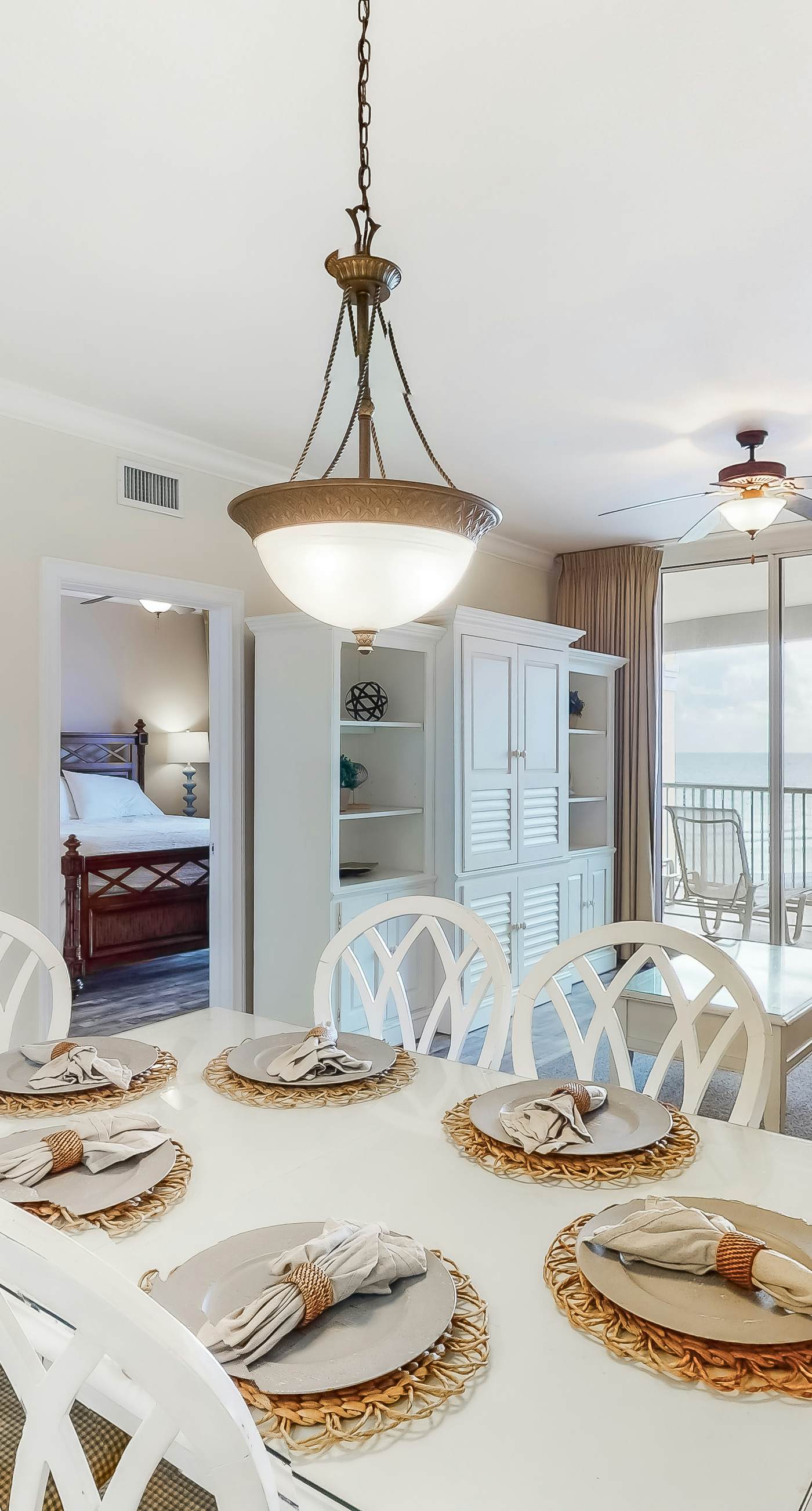 Azure 520 Floor Gulf Front Condo Fun Amenities, Nearby Shopping & Dining