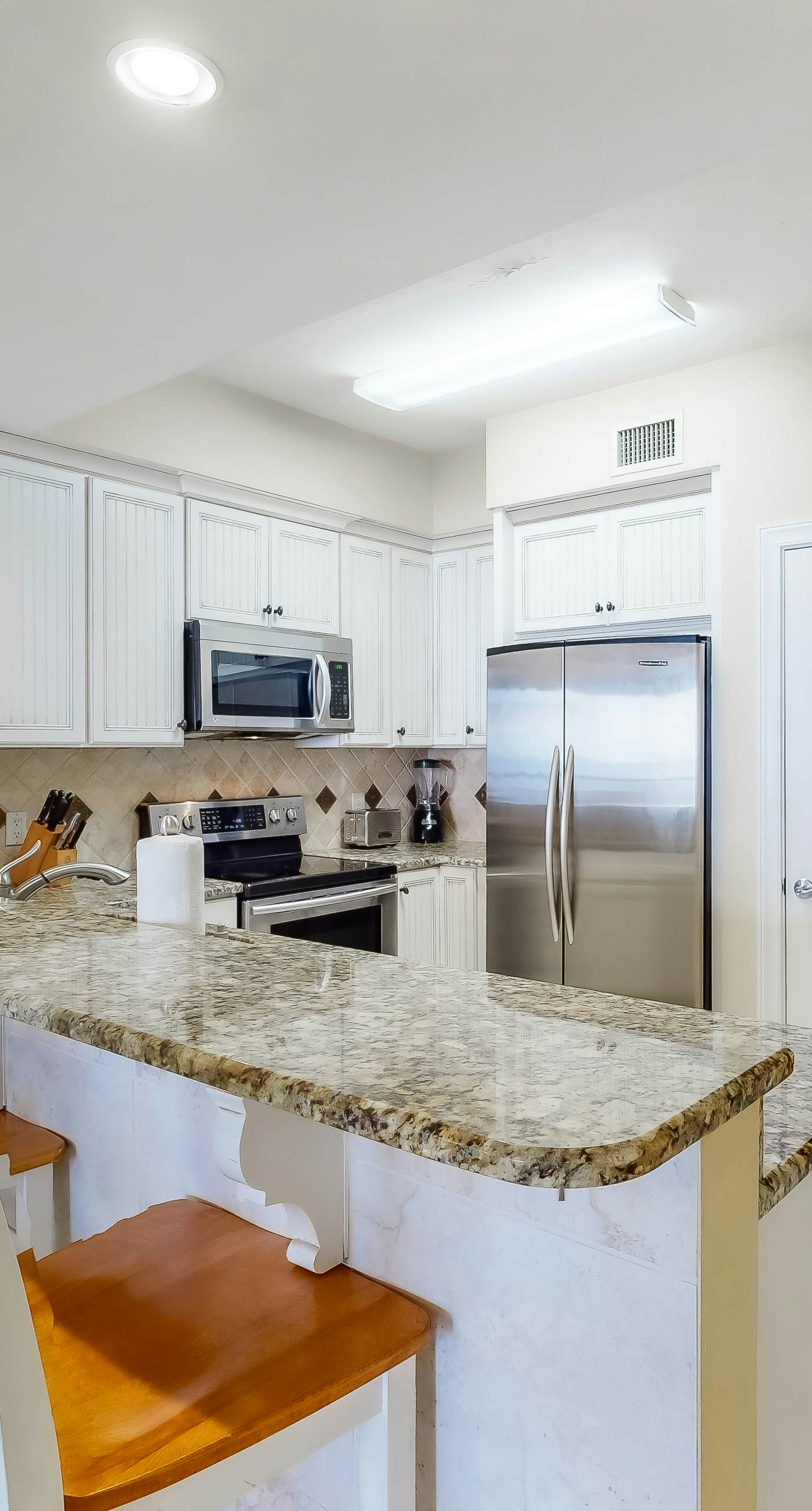 Azure 520 Floor Gulf Front Condo Fun Amenities, Nearby Shopping & Dining