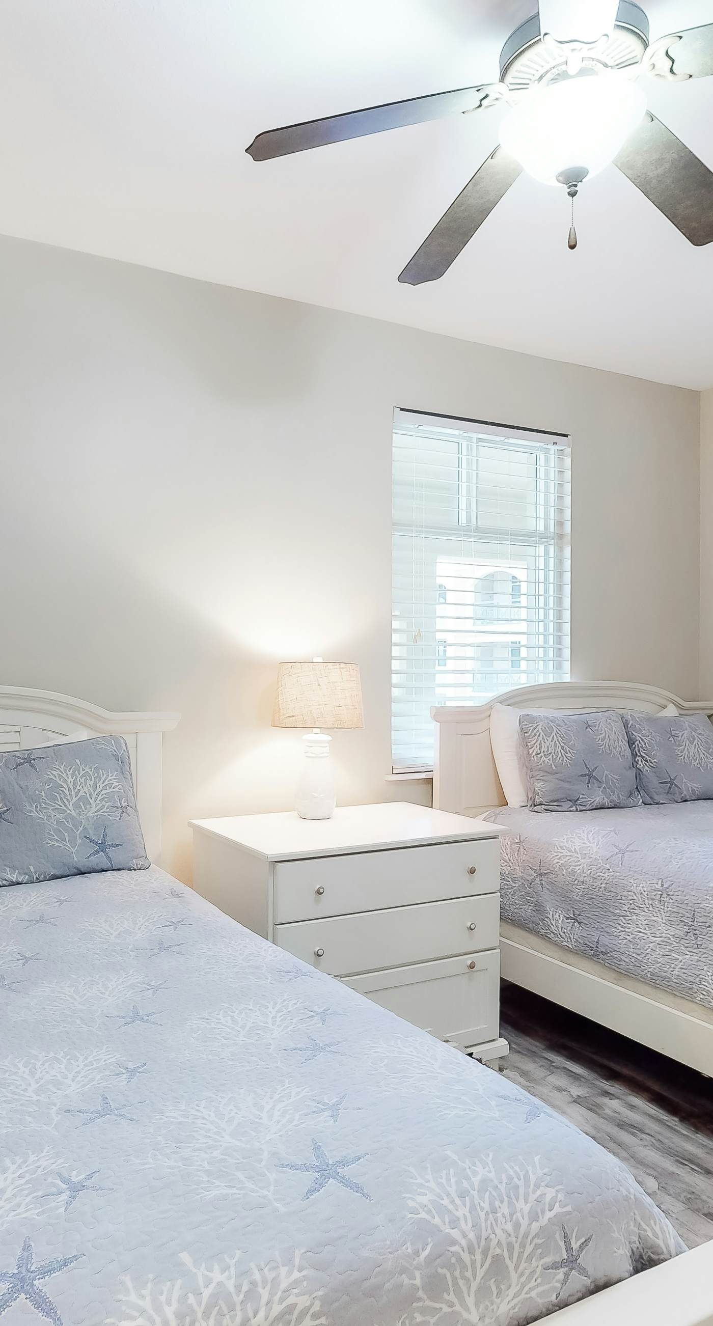 Azure 520 Floor Gulf Front Condo Fun Amenities, Nearby Shopping & Dining