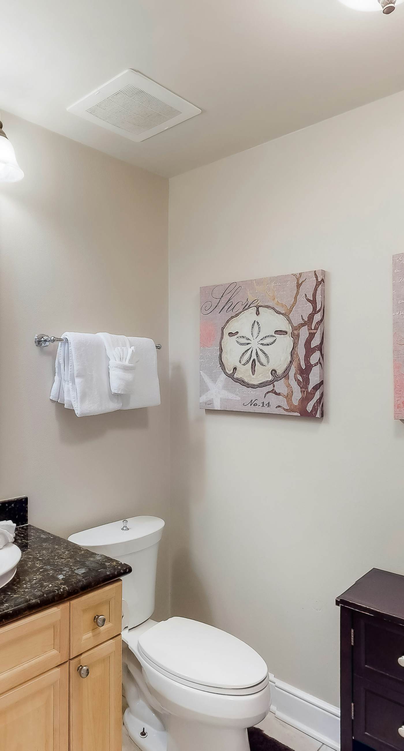 Azure 520 Floor Gulf Front Condo Fun Amenities, Nearby Shopping & Dining