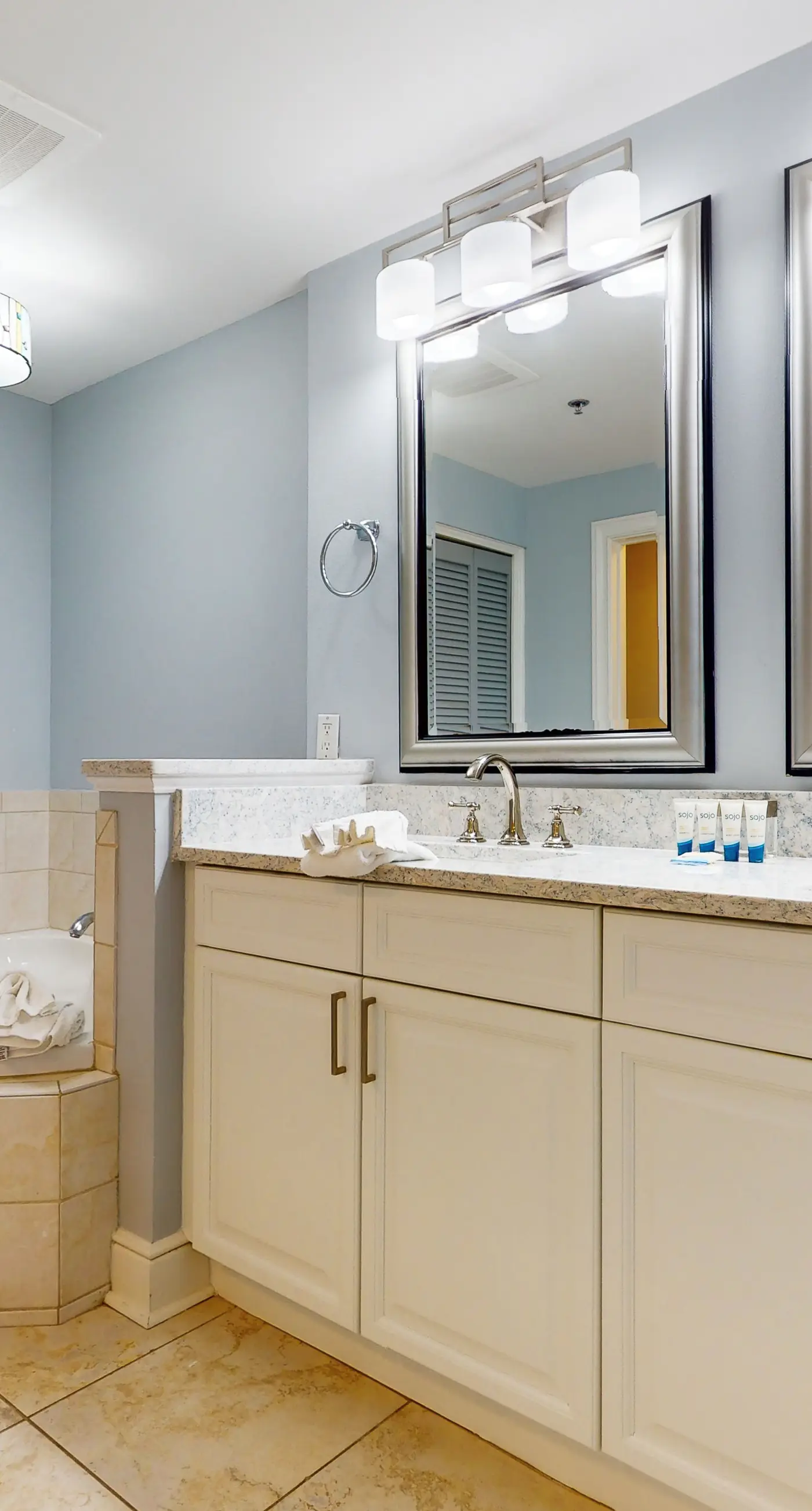 gulf front condo steps from the sand with shared pool,hot tub & more