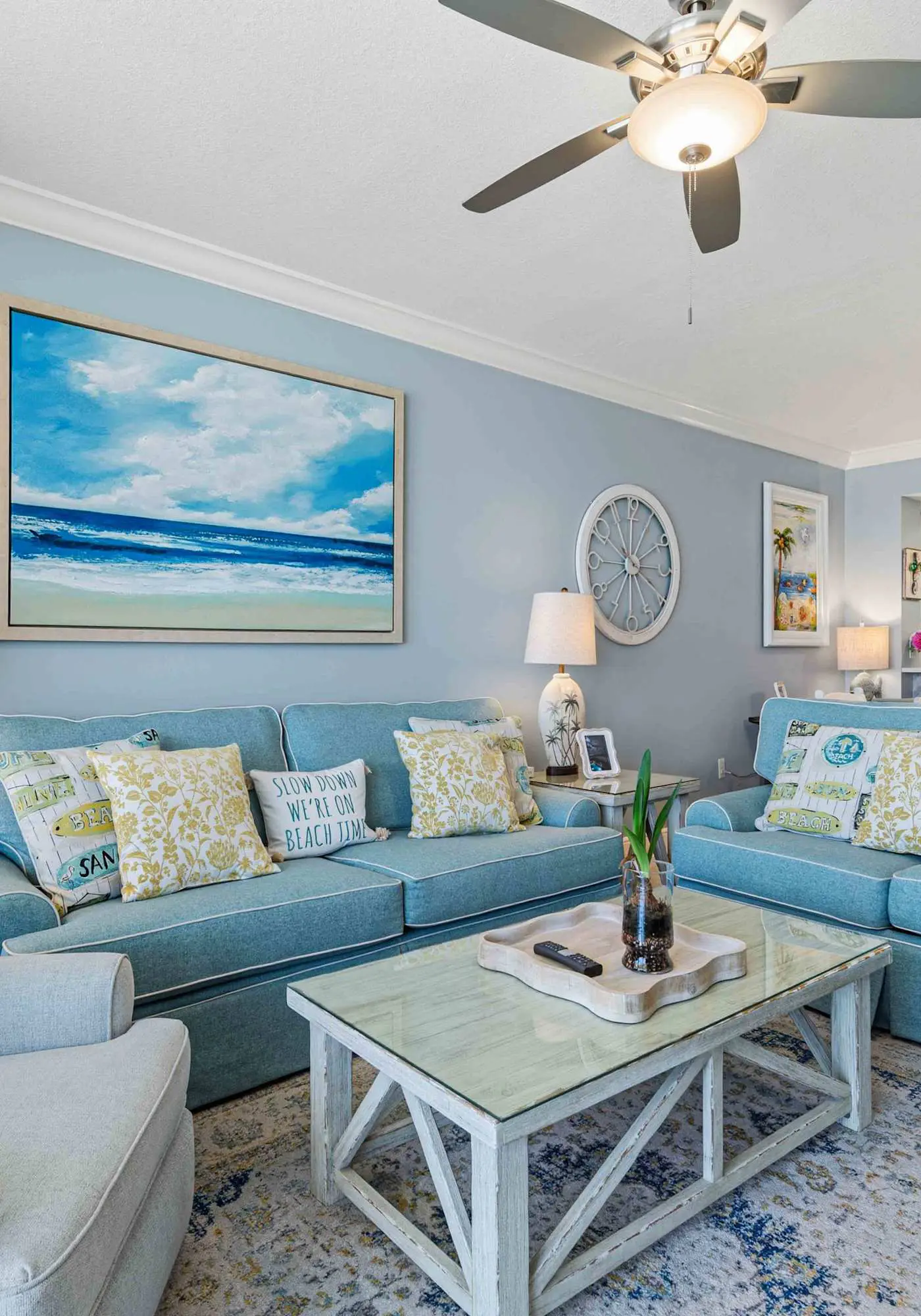 Enchanting oceanfront condo with pool, balcony, fitness area, & washer&dryer